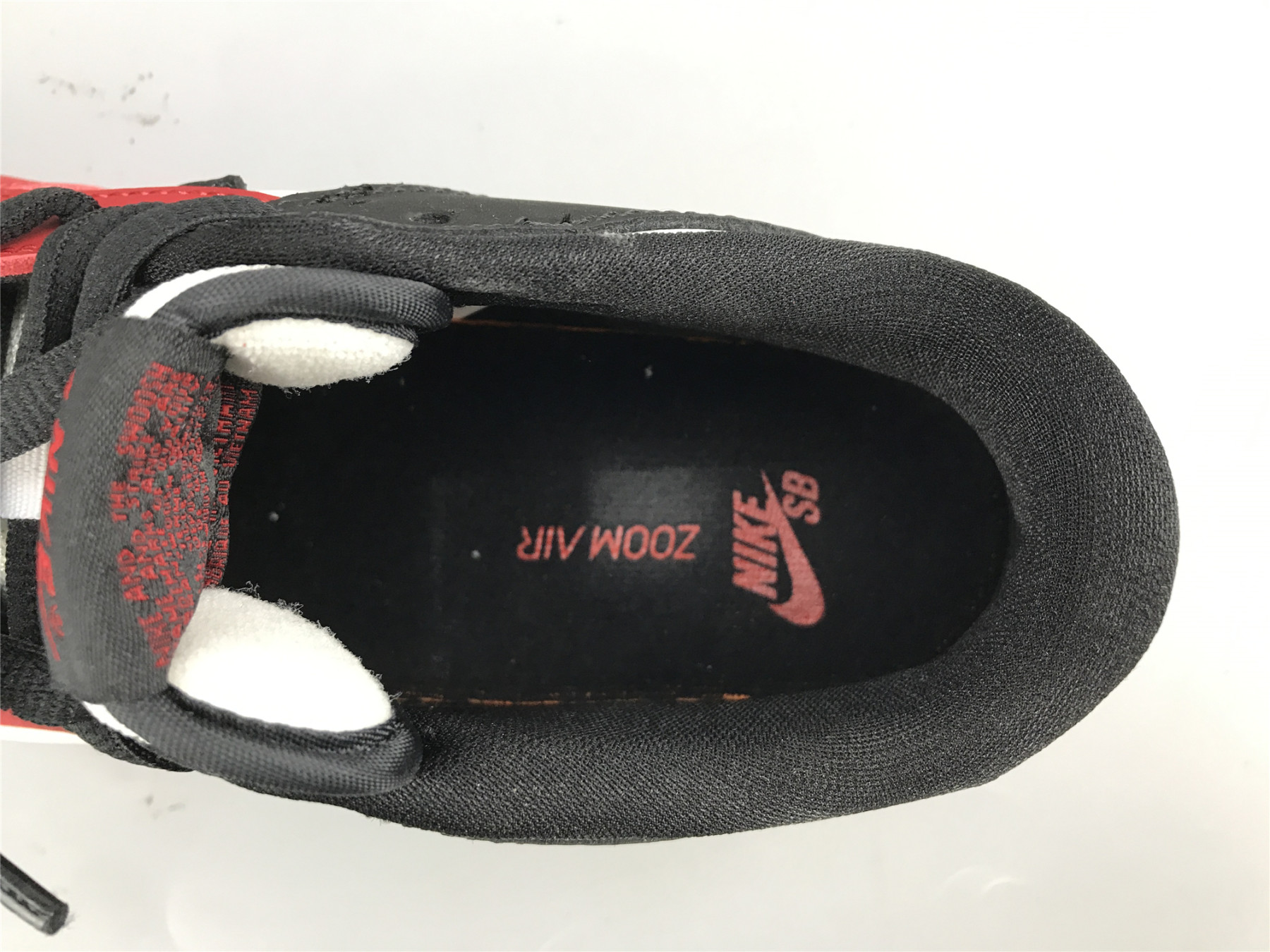 UA NIKE SB DUNK LOW UNIVERSITY RED