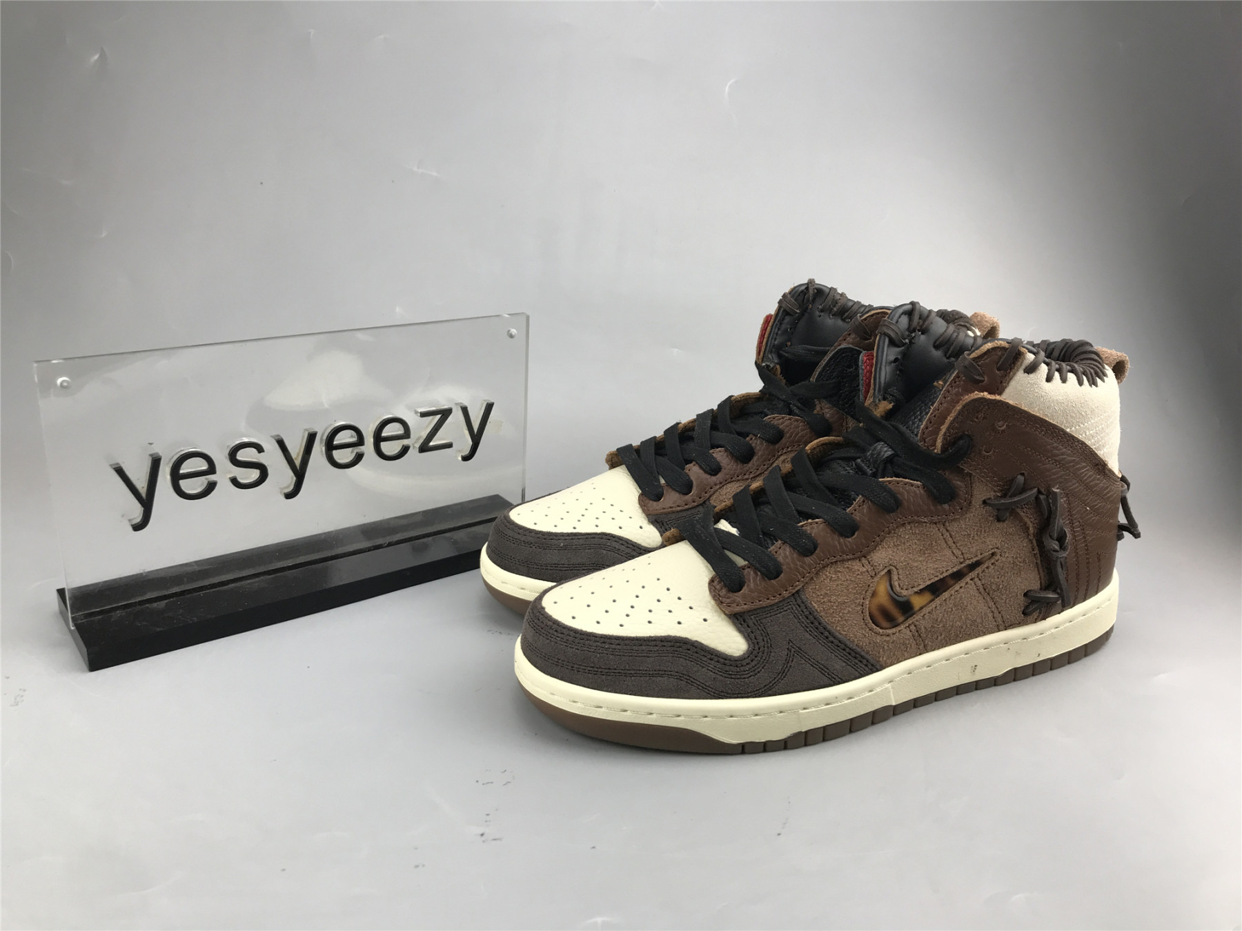 UA NIKE BODEGA X DUNK HIGH 