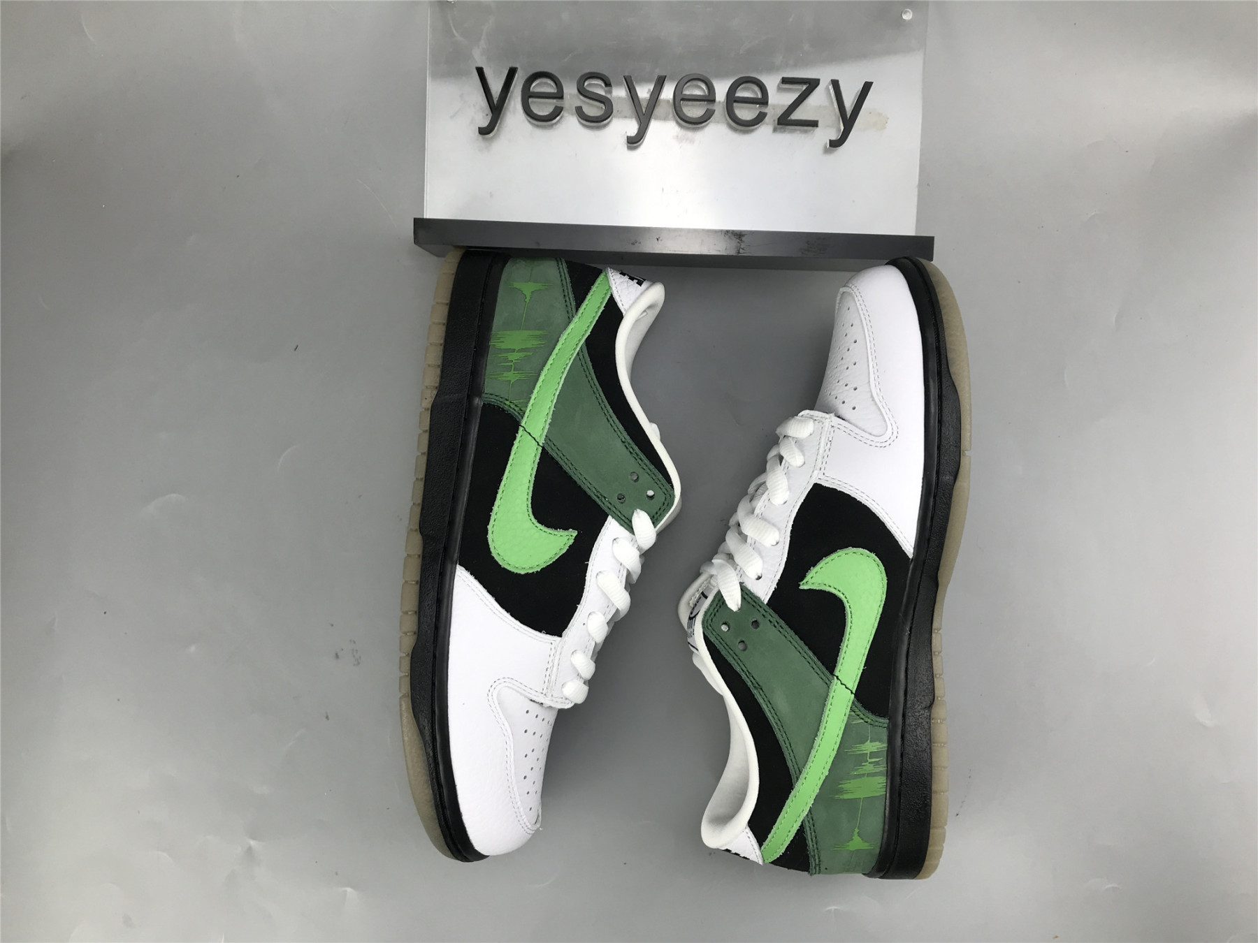 UA NIKE DUNK LOW PREMIUM SB 