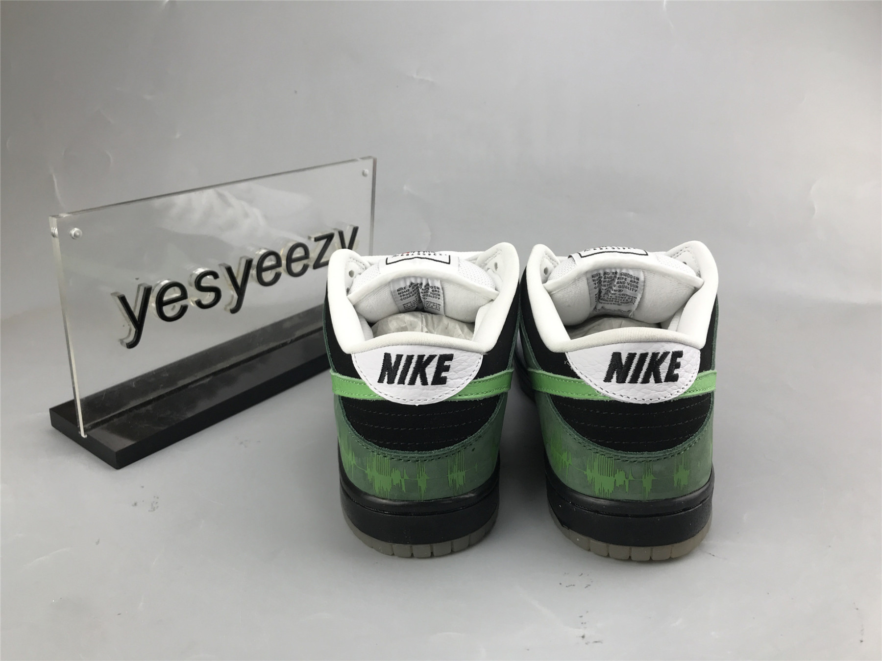 UA NIKE DUNK LOW PREMIUM SB 