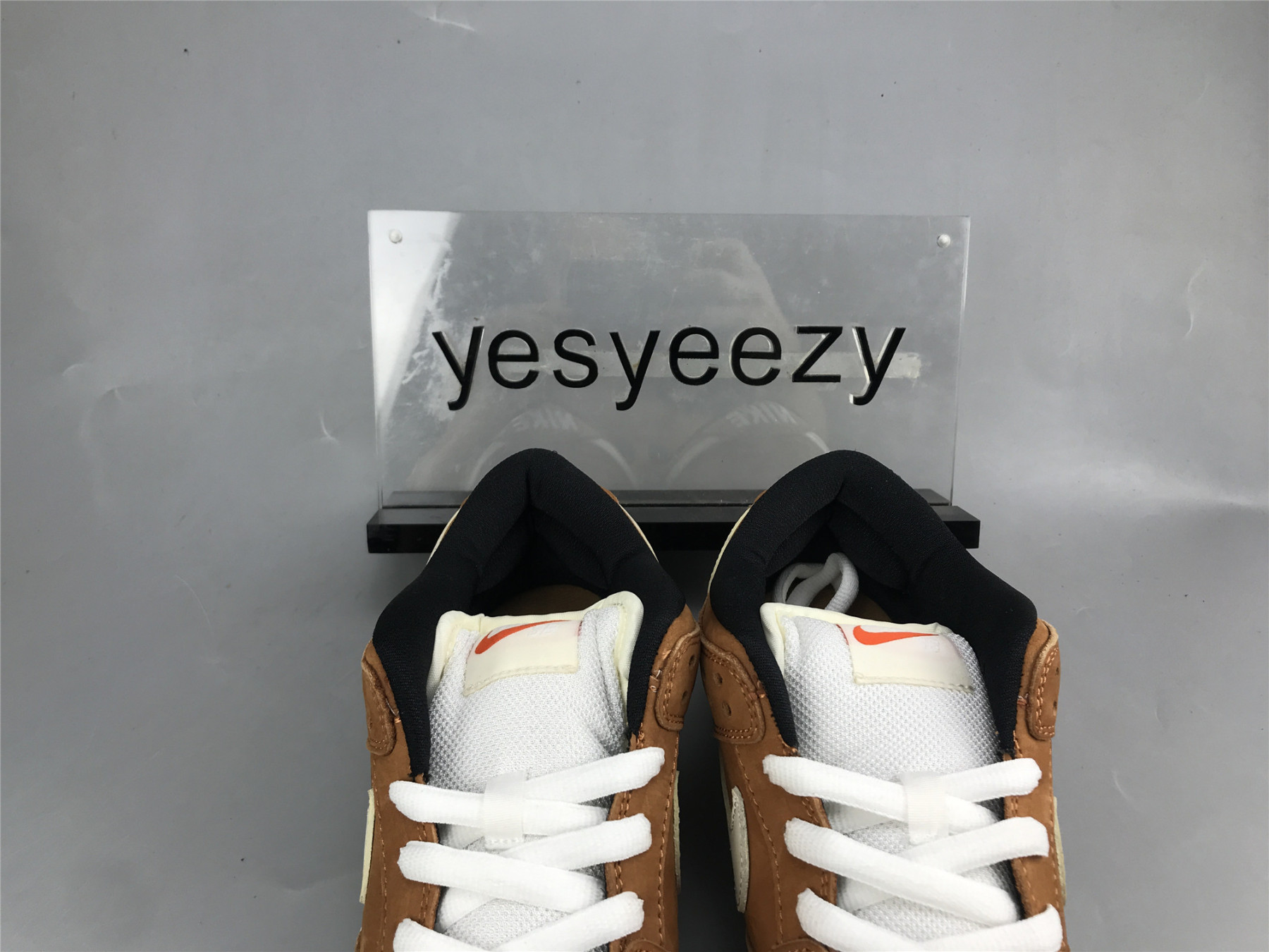 UA NIKE DUNK LOW PRO ISO SB 