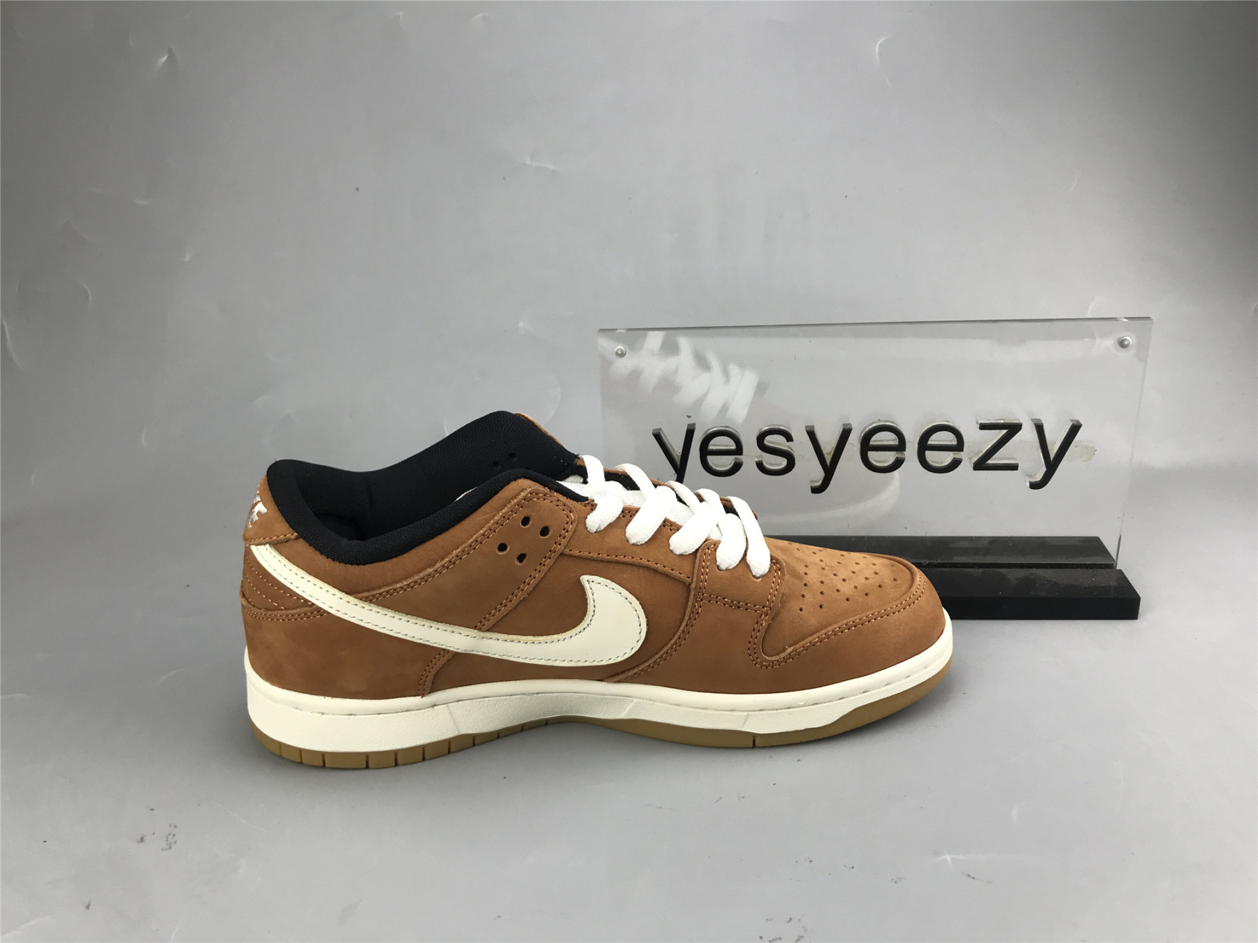 UA NIKE DUNK LOW PRO ISO SB 