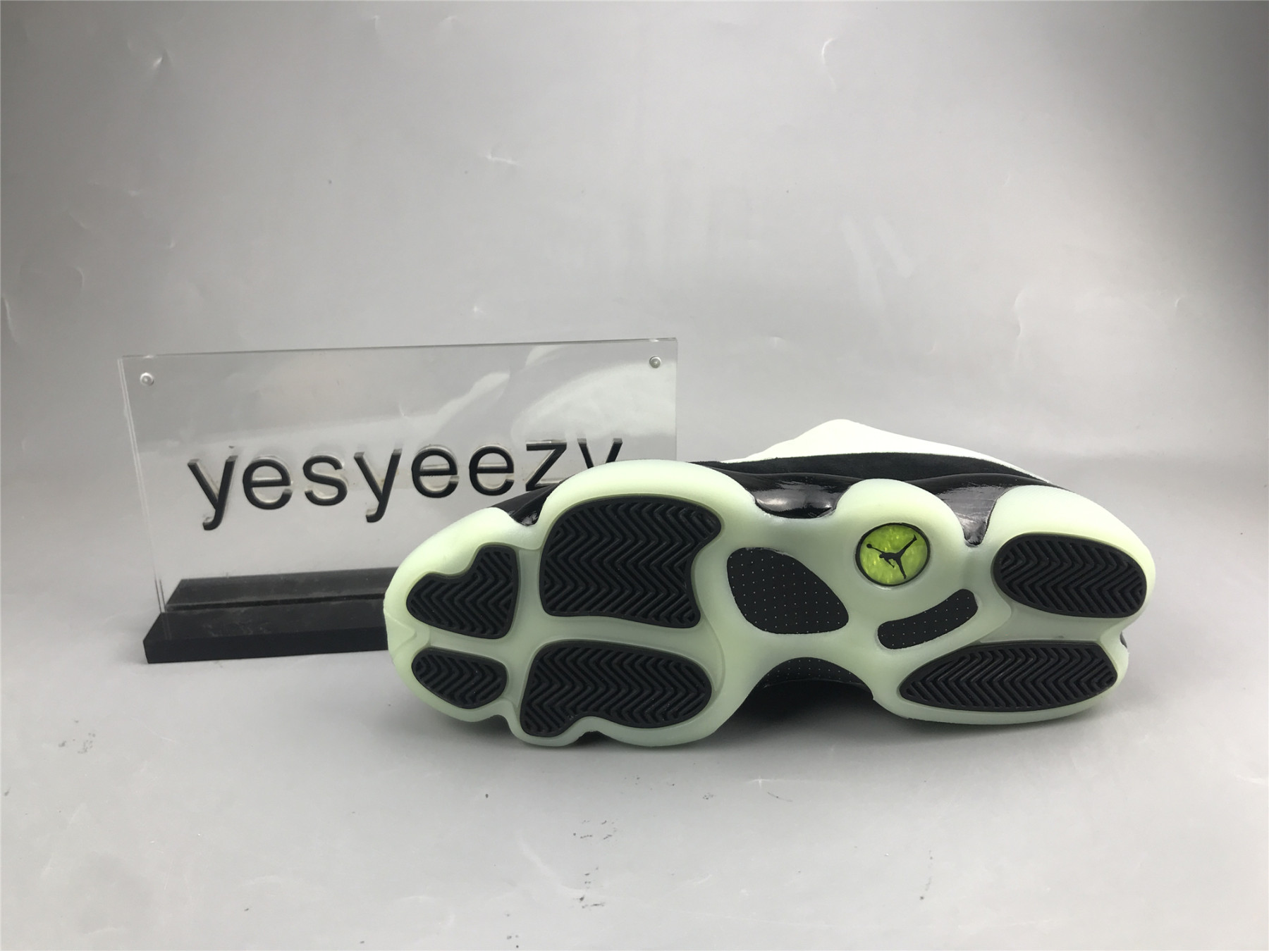 UA AIR JORDAN 13 RETRO LOW 