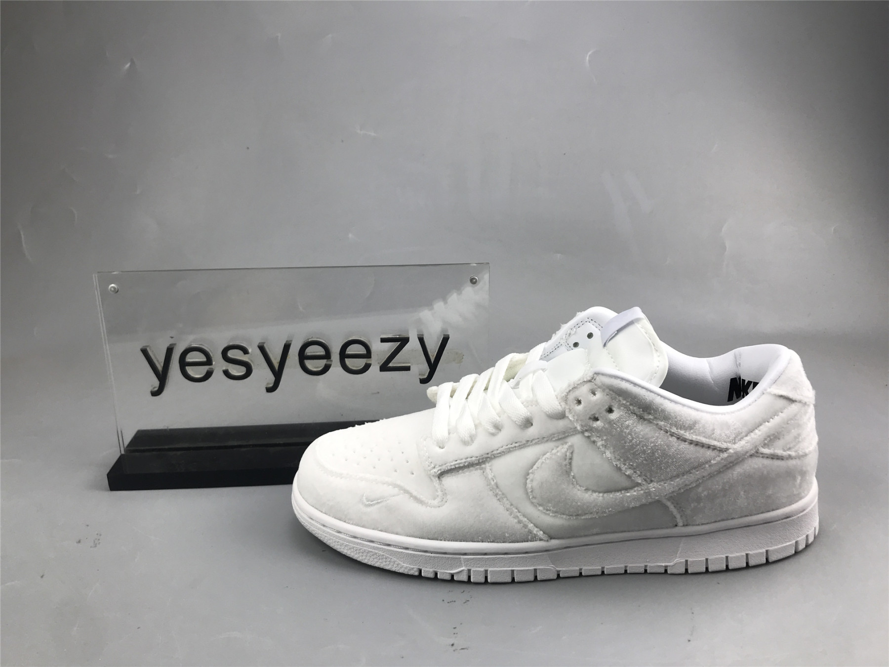 UA DOVER STREET MARKET X DUNK LOW 