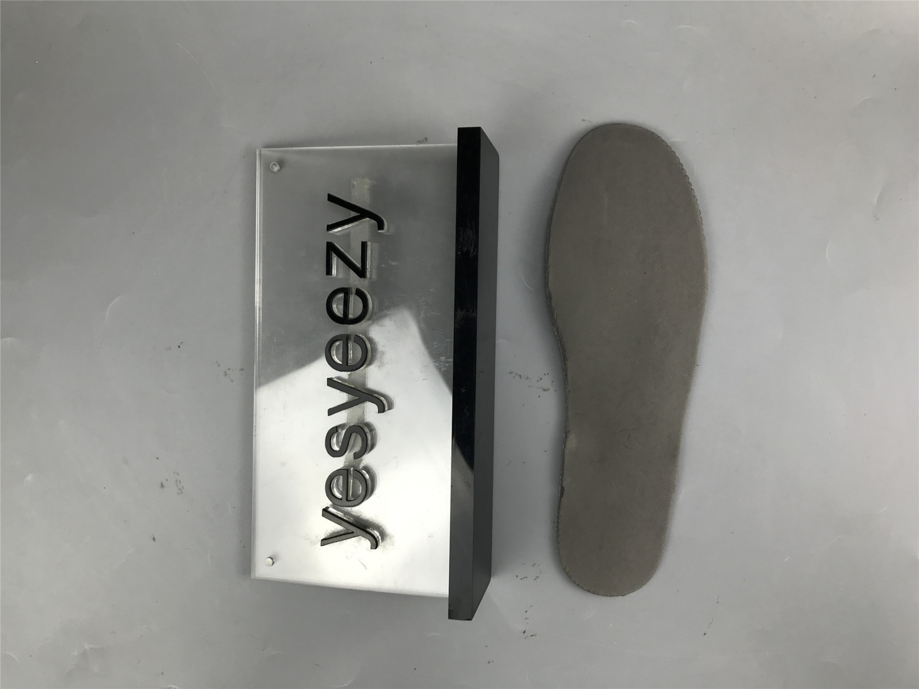 UA NIKE WMNS DUNK HIGH 