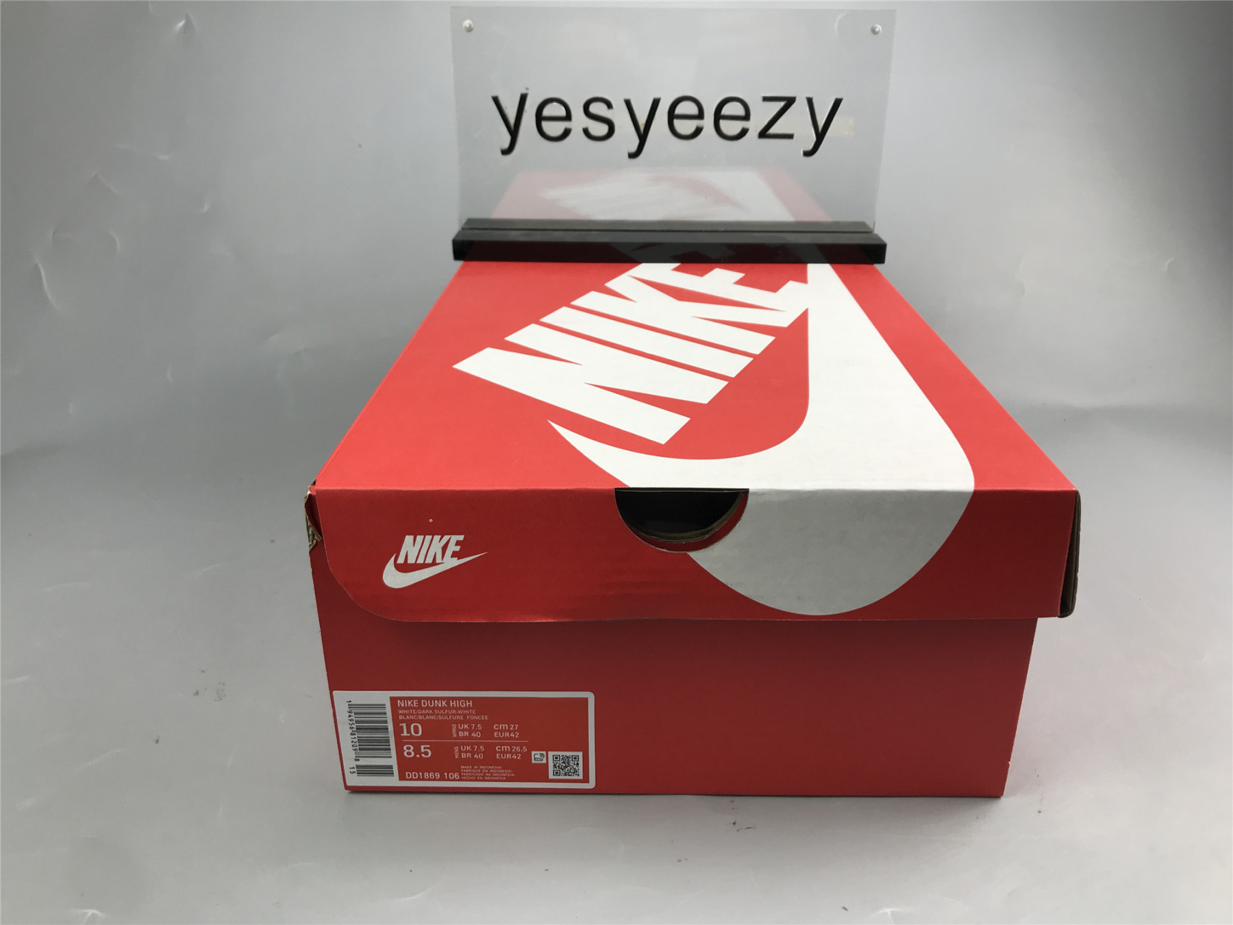 UA NIKE WMNS DUNK HIGH 