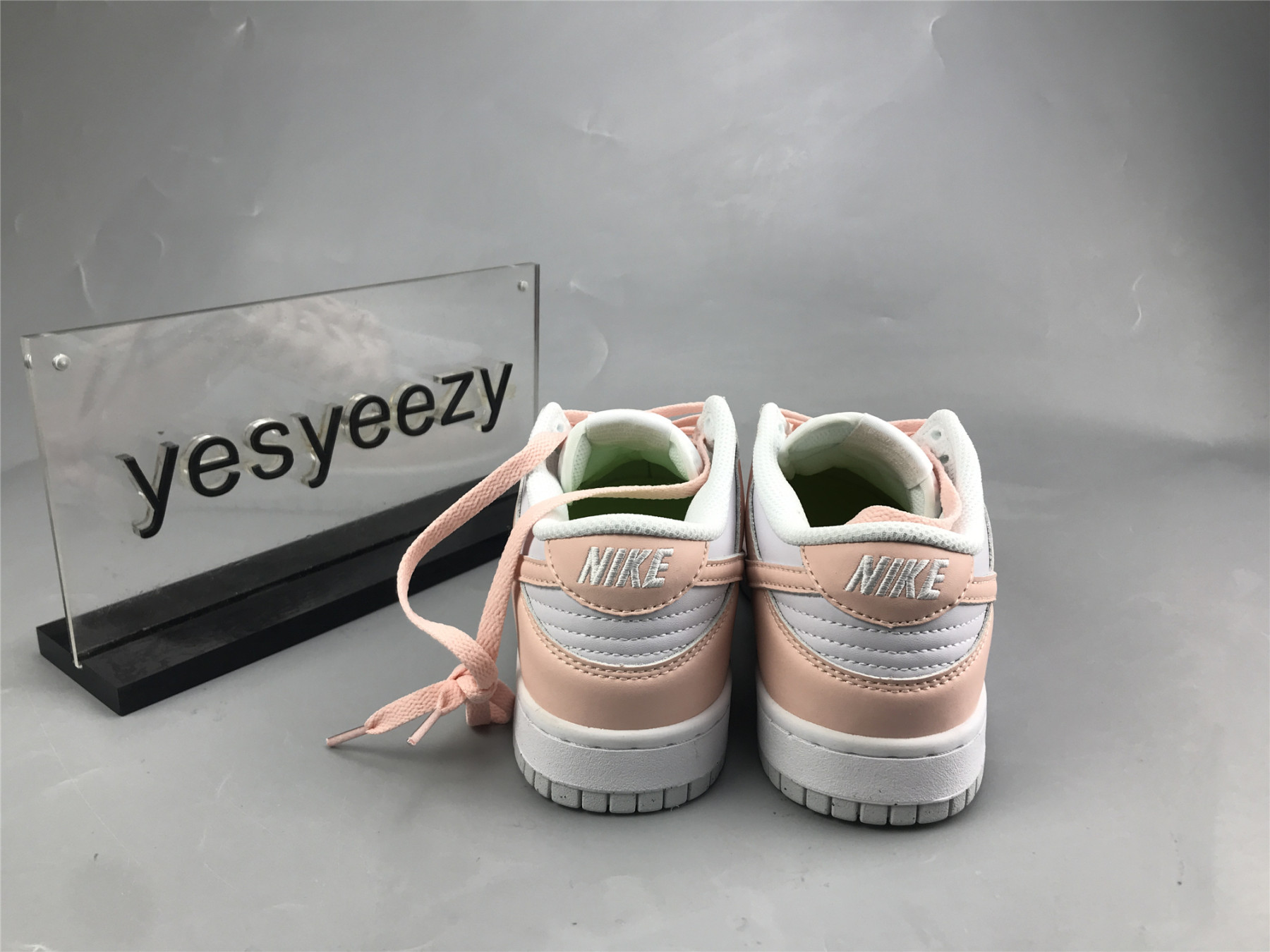 UA NIKE WMNS DUNK LOW NEXT NATURE 