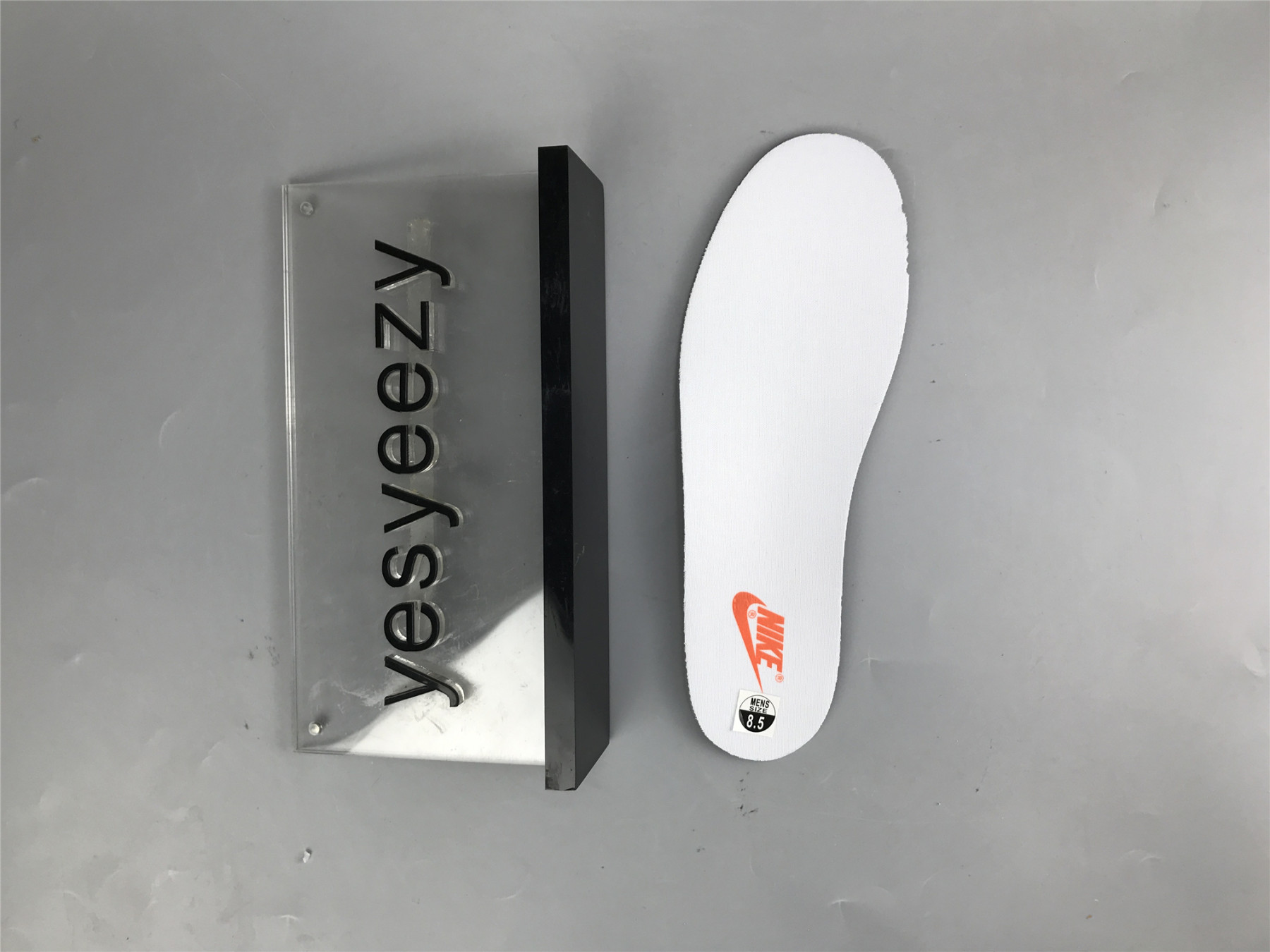 UA NIKE WMNS DUNK LOW 