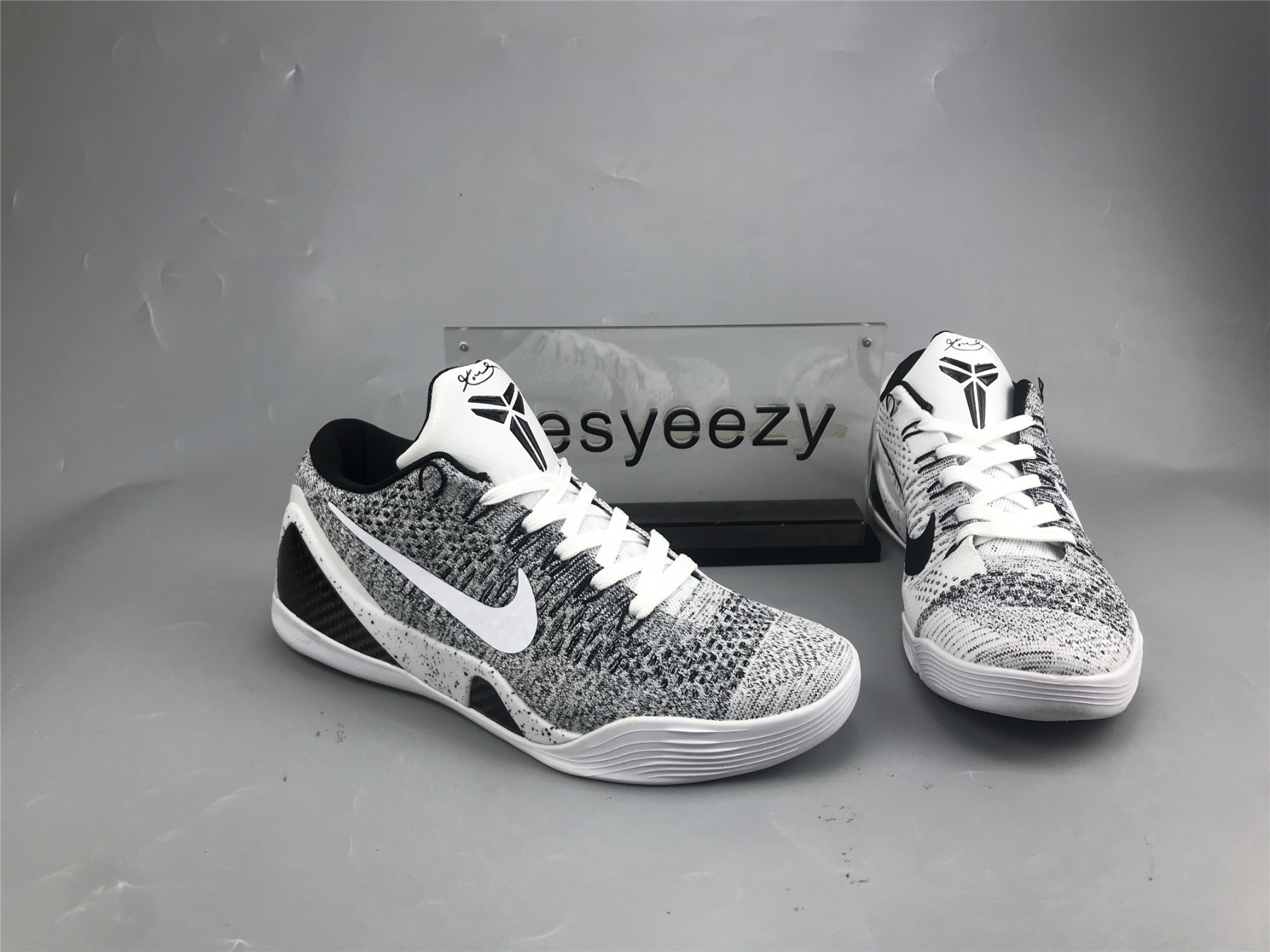 UA NIKE KOBE 9 ELITE LOW XDR 