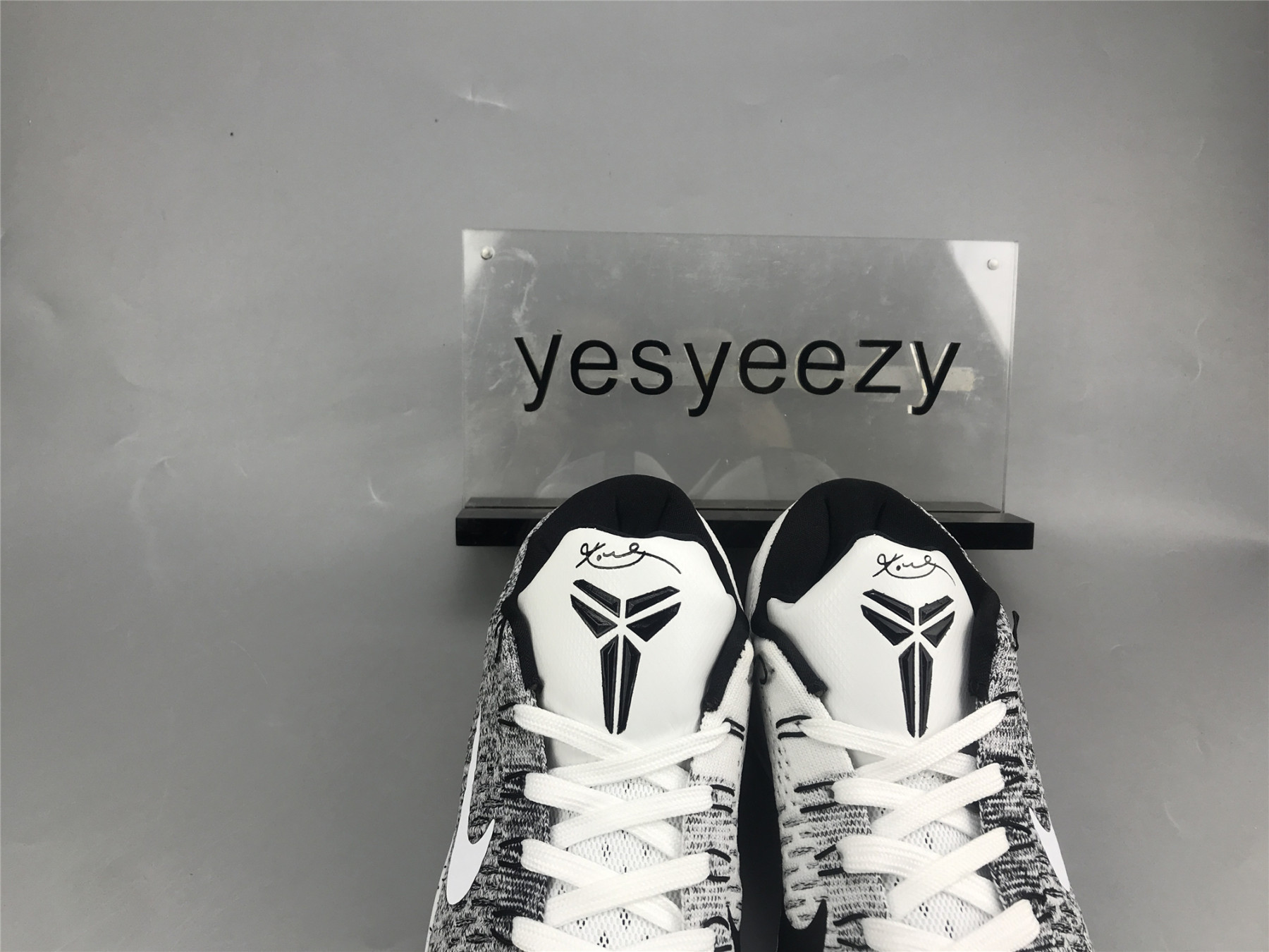 UA NIKE KOBE 9 ELITE LOW XDR 