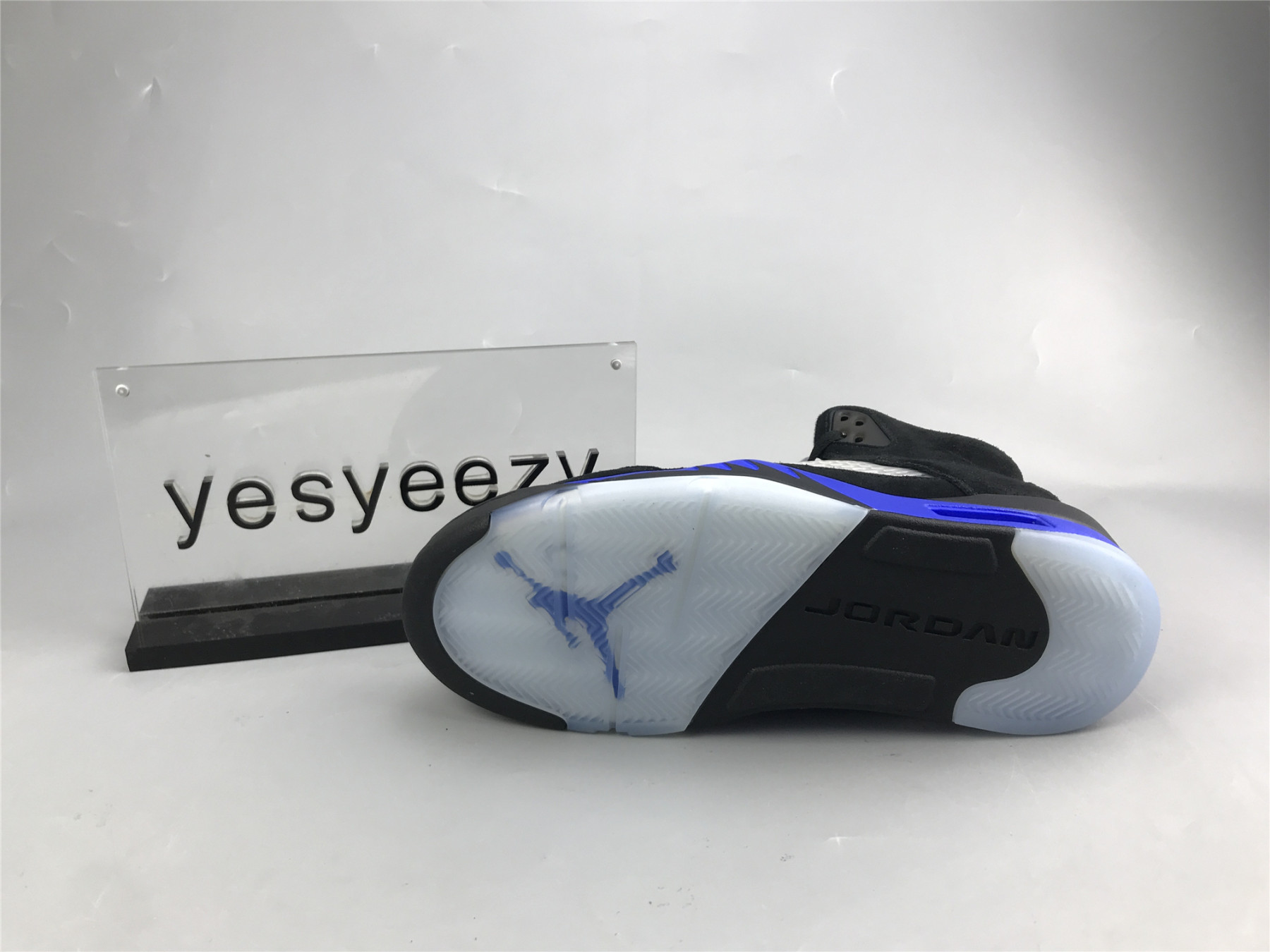 UA AIR JORDAN 5 RETRO 