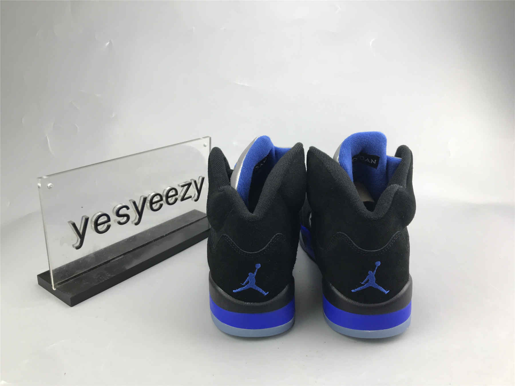 UA AIR JORDAN 5 RETRO 