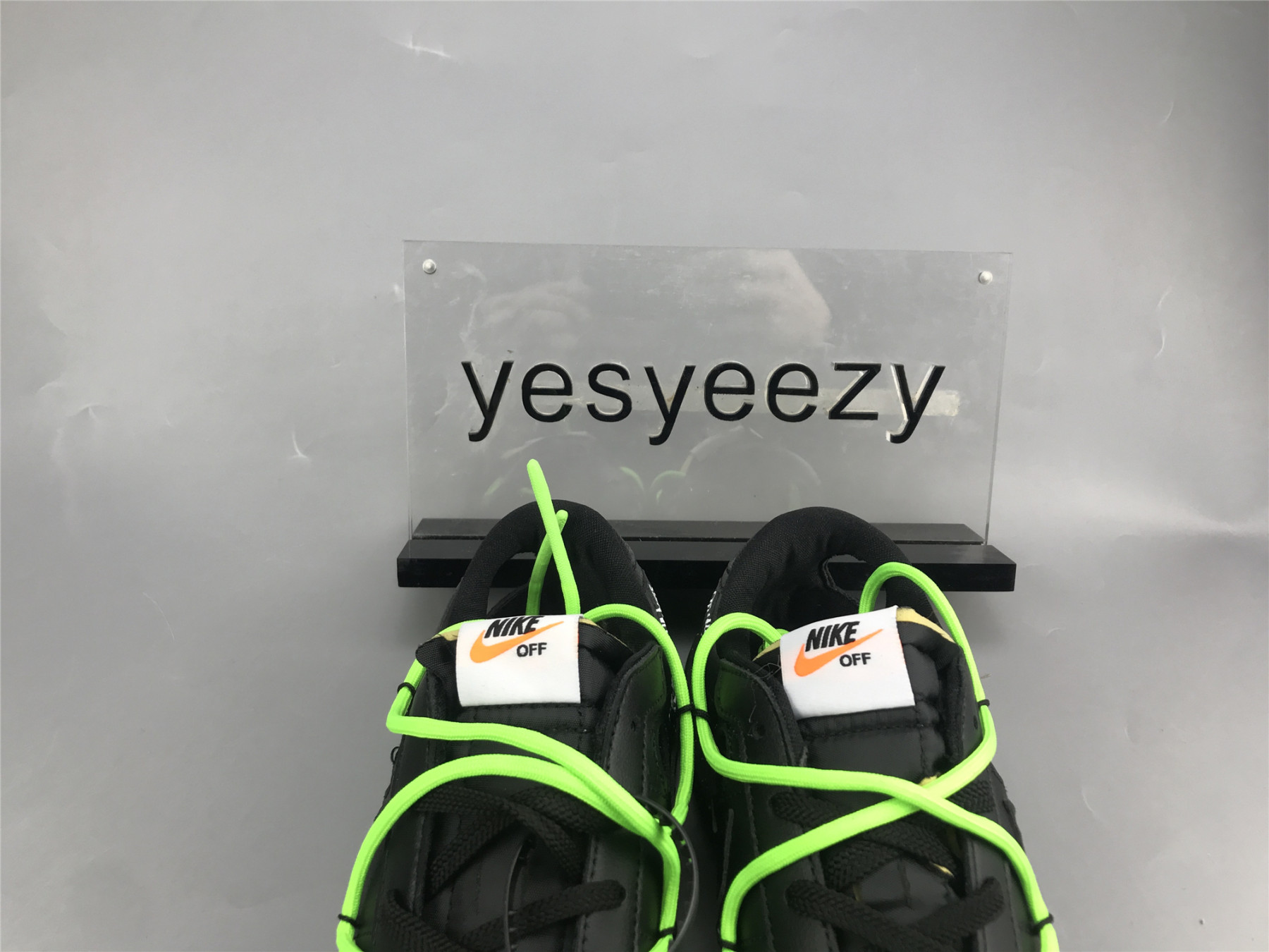 UA NIKE OFF-WHITE X BLAZER LOW 