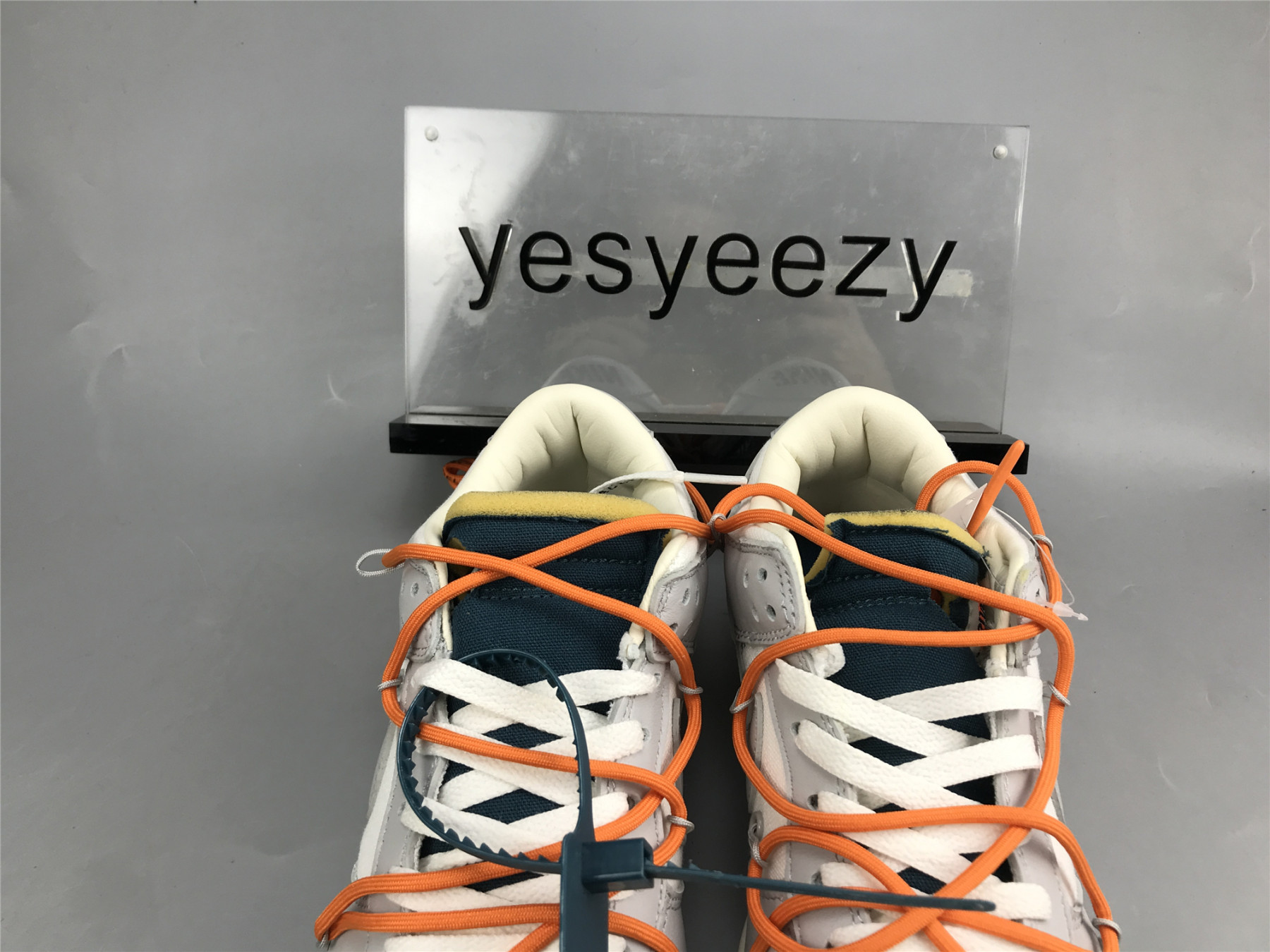 UA NIKE OFF-WHITE X DUNK LOW 