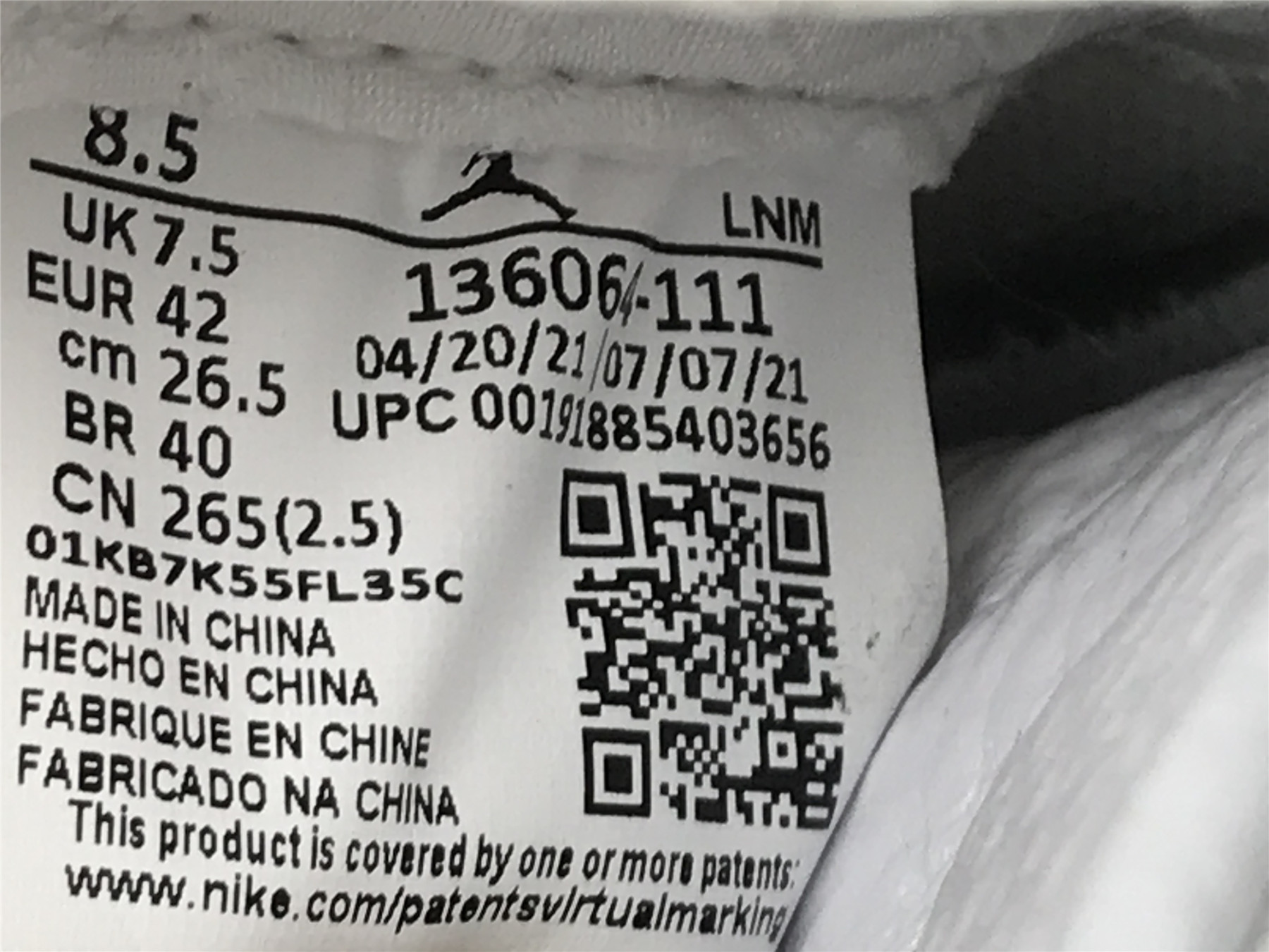 UA AIR JORDAN 3 RETRO 