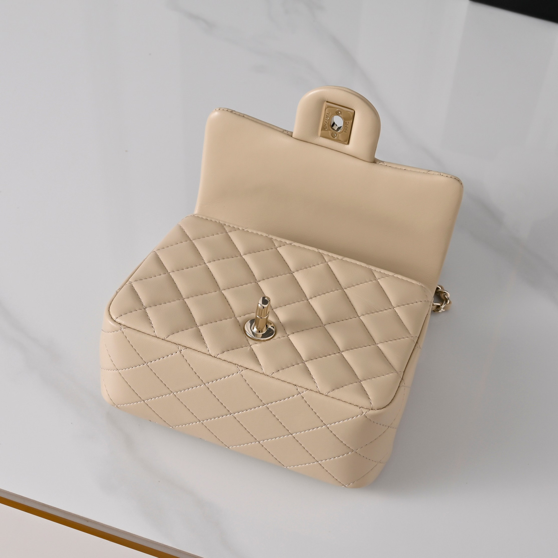 Ch**el Classic Flap Handbag CFin Milk Tea with Light gold hardware AS5758 18x13x7cm