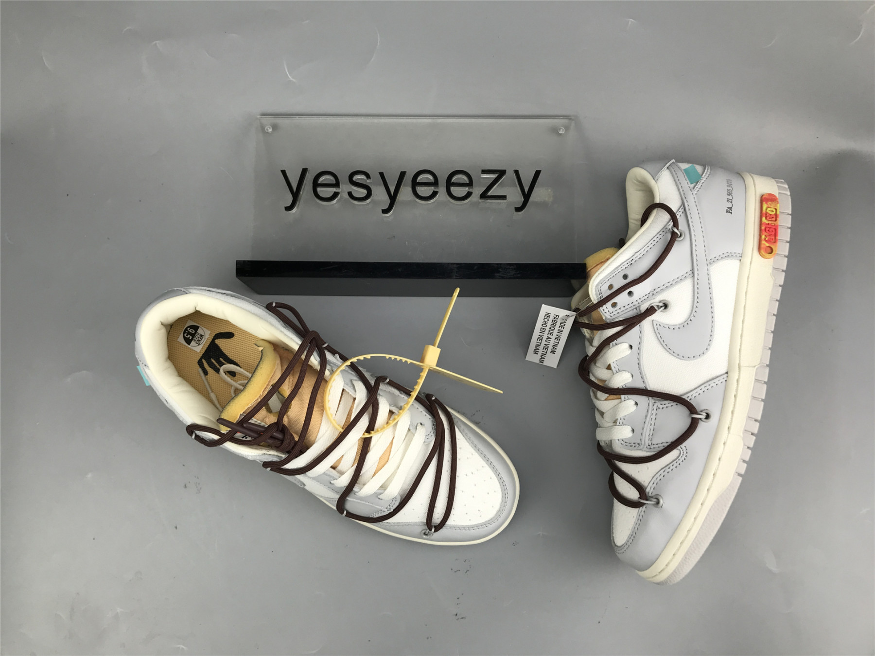 UA NIKE OFF-WHITE X DUNK LOW 