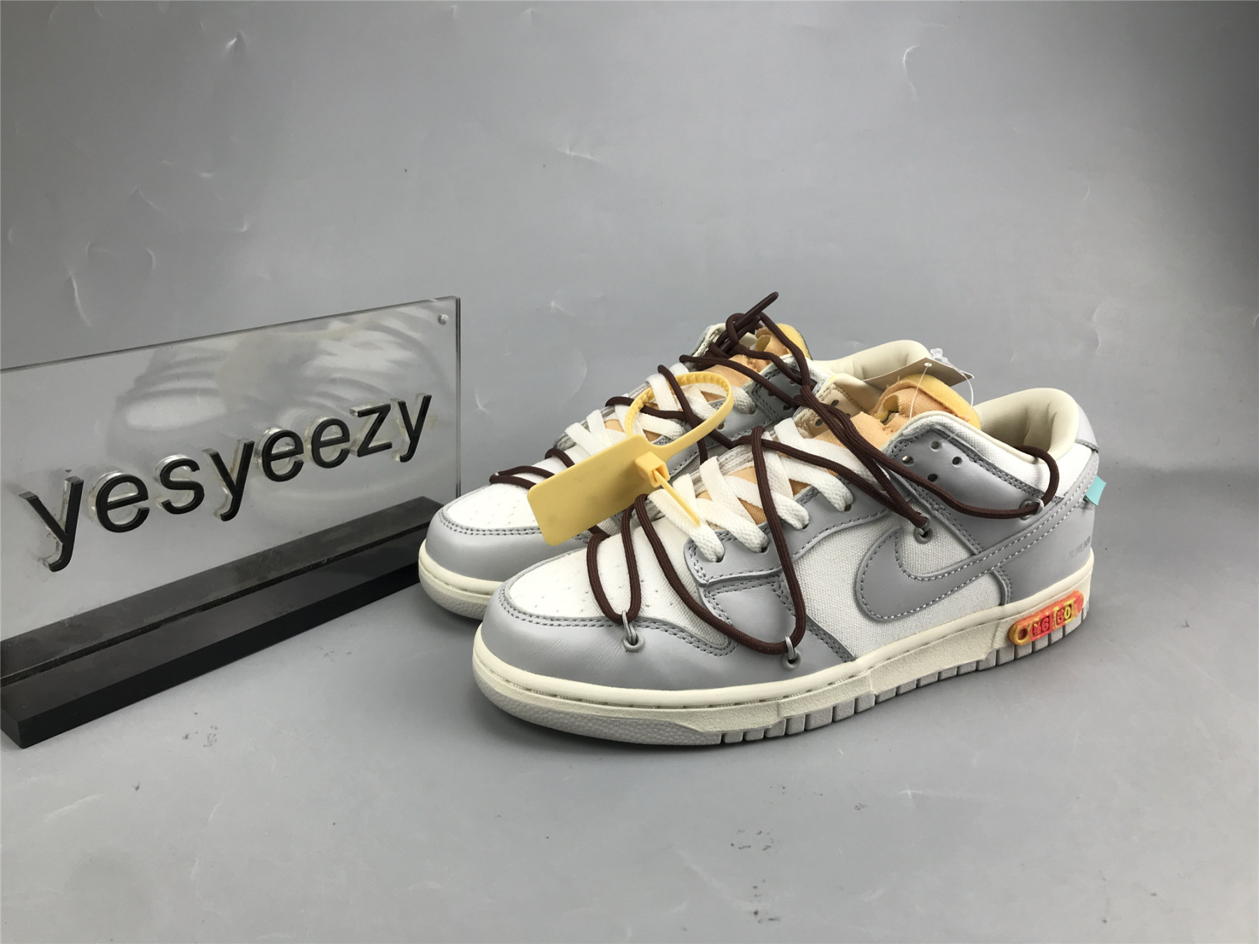 UA NIKE OFF-WHITE X DUNK LOW 