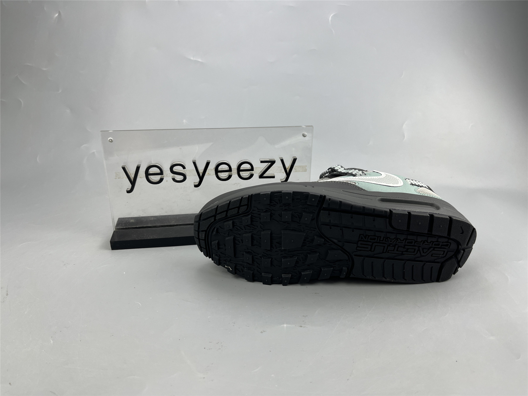 UA TRAVIS SCOTT X NIKE AIR MAX 1 CAVE STONE