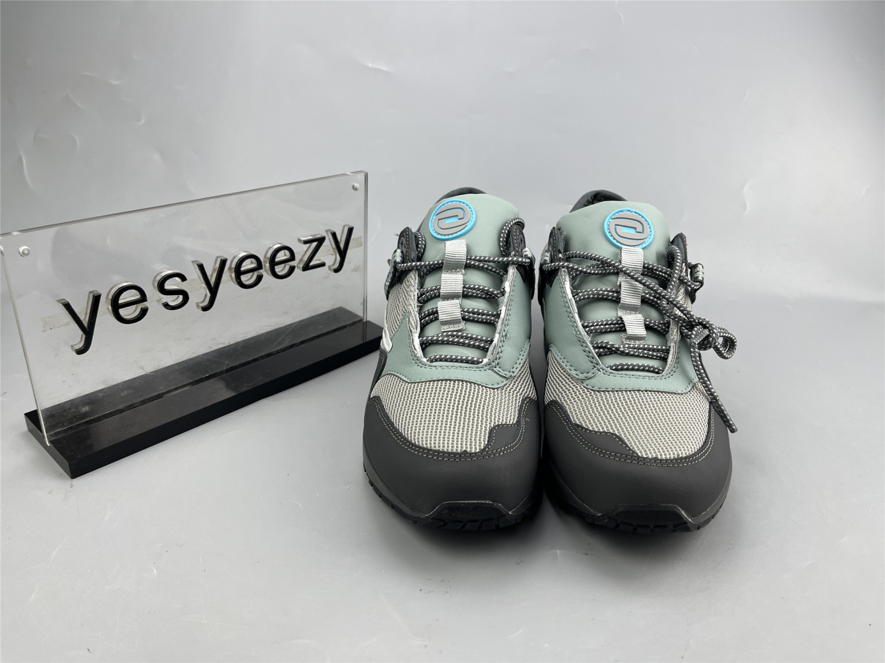 UA TRAVIS SCOTT X NIKE AIR MAX 1 CAVE STONE