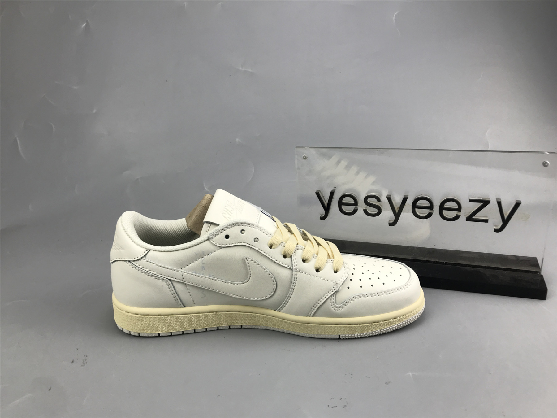 UA AIR JORDAN 1 LOW RETRO OG SP