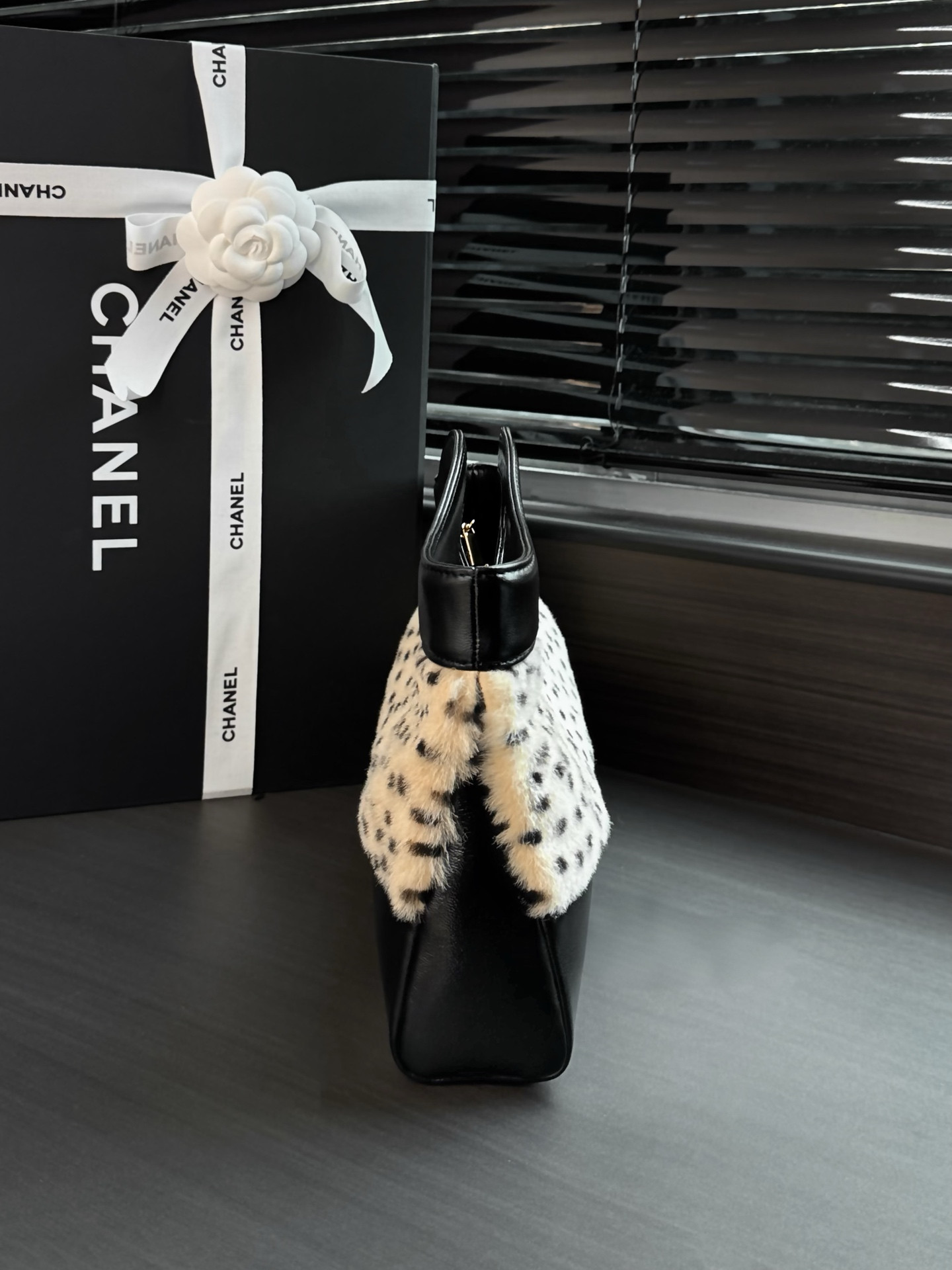 Ch**el 31 Shopping Bag AS6361 22x32x6.5cm
