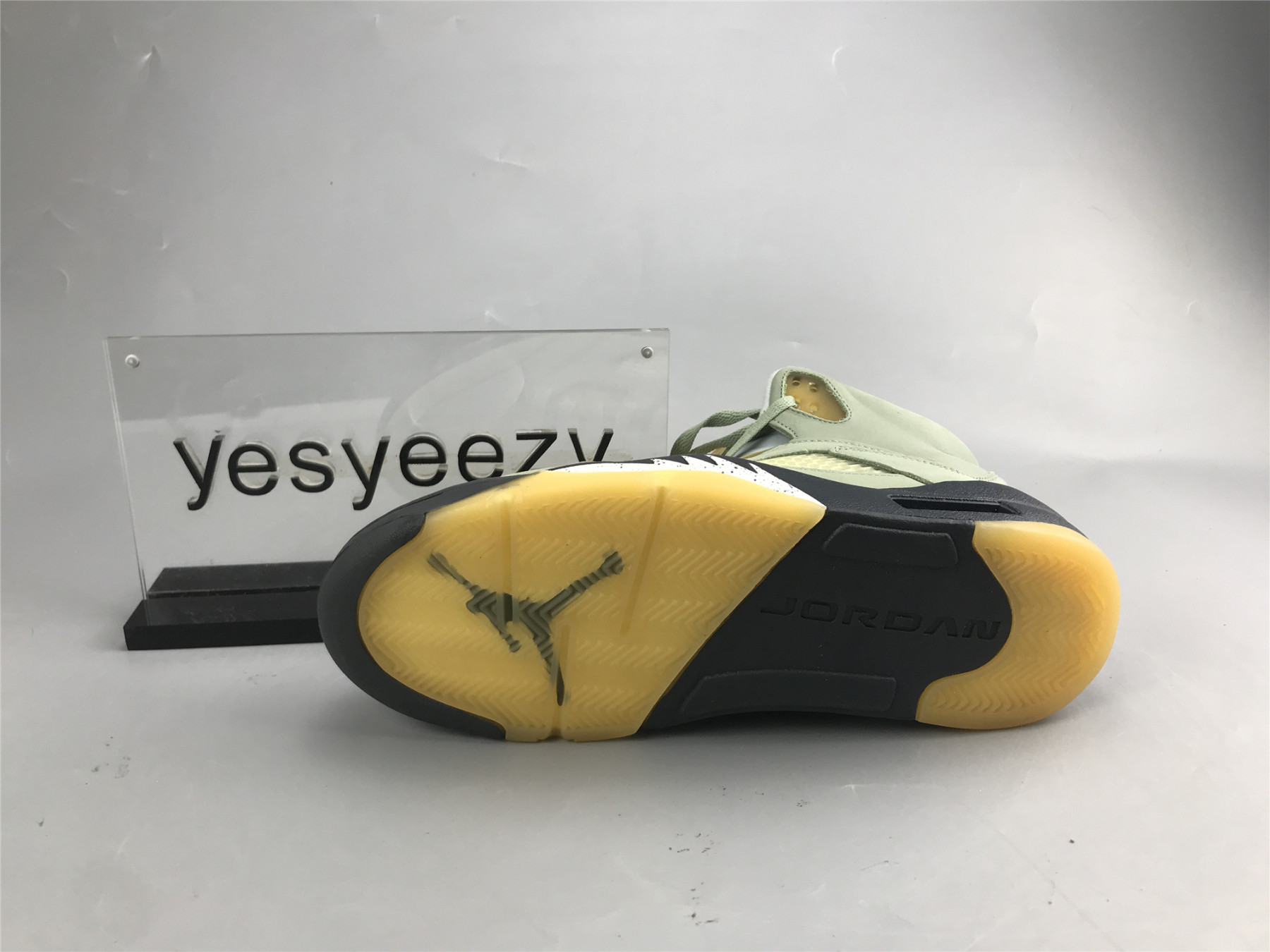 UA AIR JORDAN 5 RETRO 