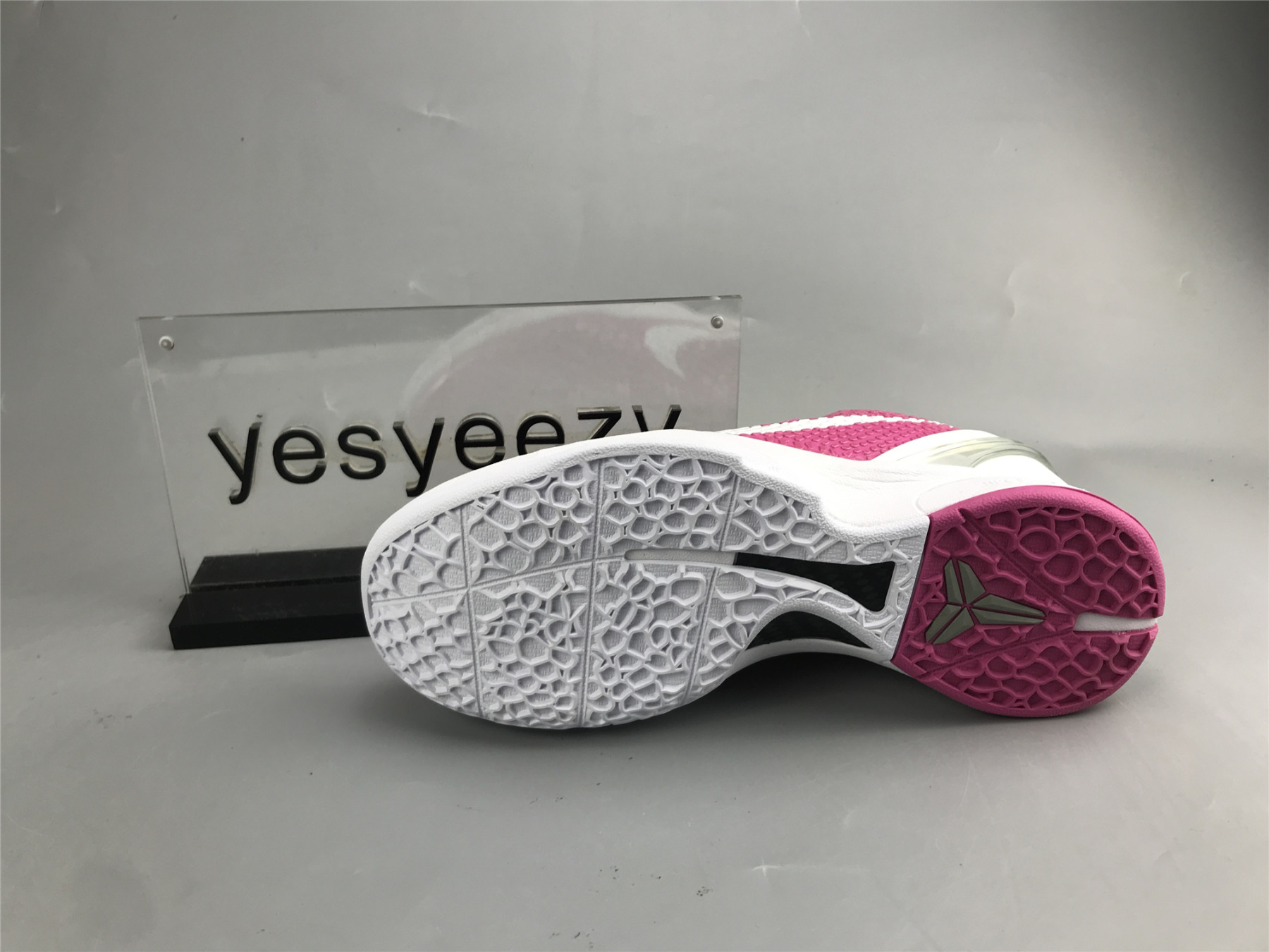 UA NIKE ZOOM KOBE 6 PROTRO 