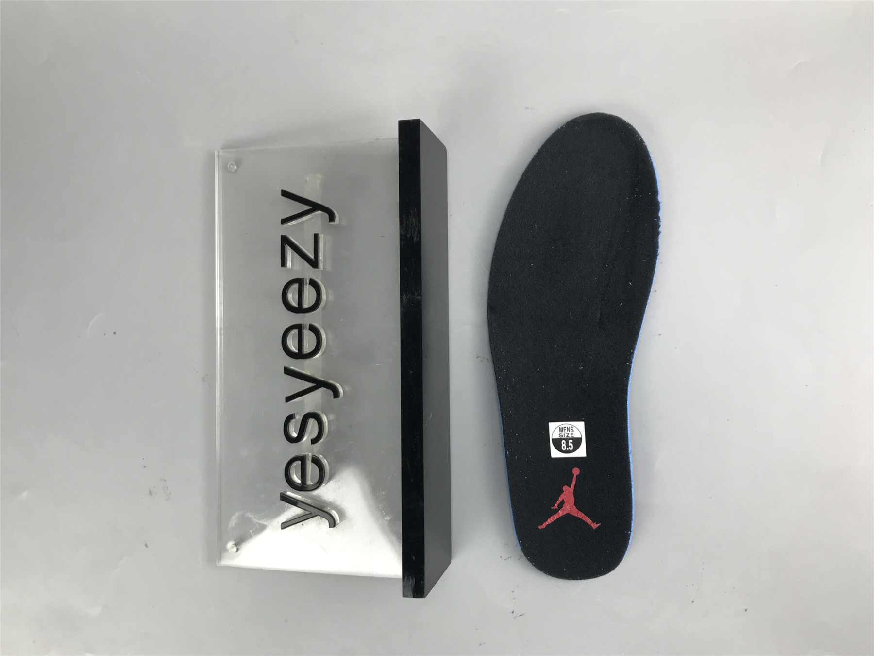 UA AIR JORDAN 12 RETRO 