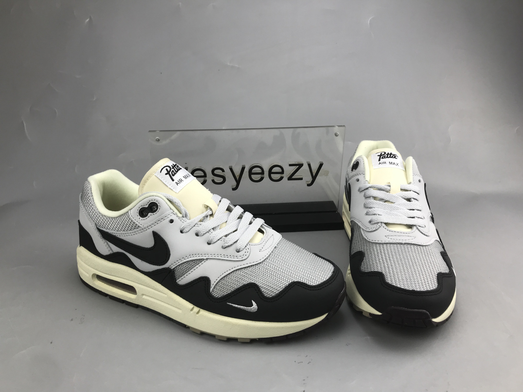 UA NIKE AIR MAX 1/P