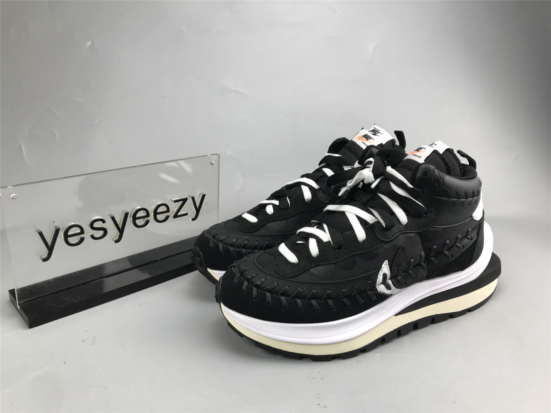 UA NIKE SACAI X JEAN PAUL GAULTIER X VAPORWAFFLE 