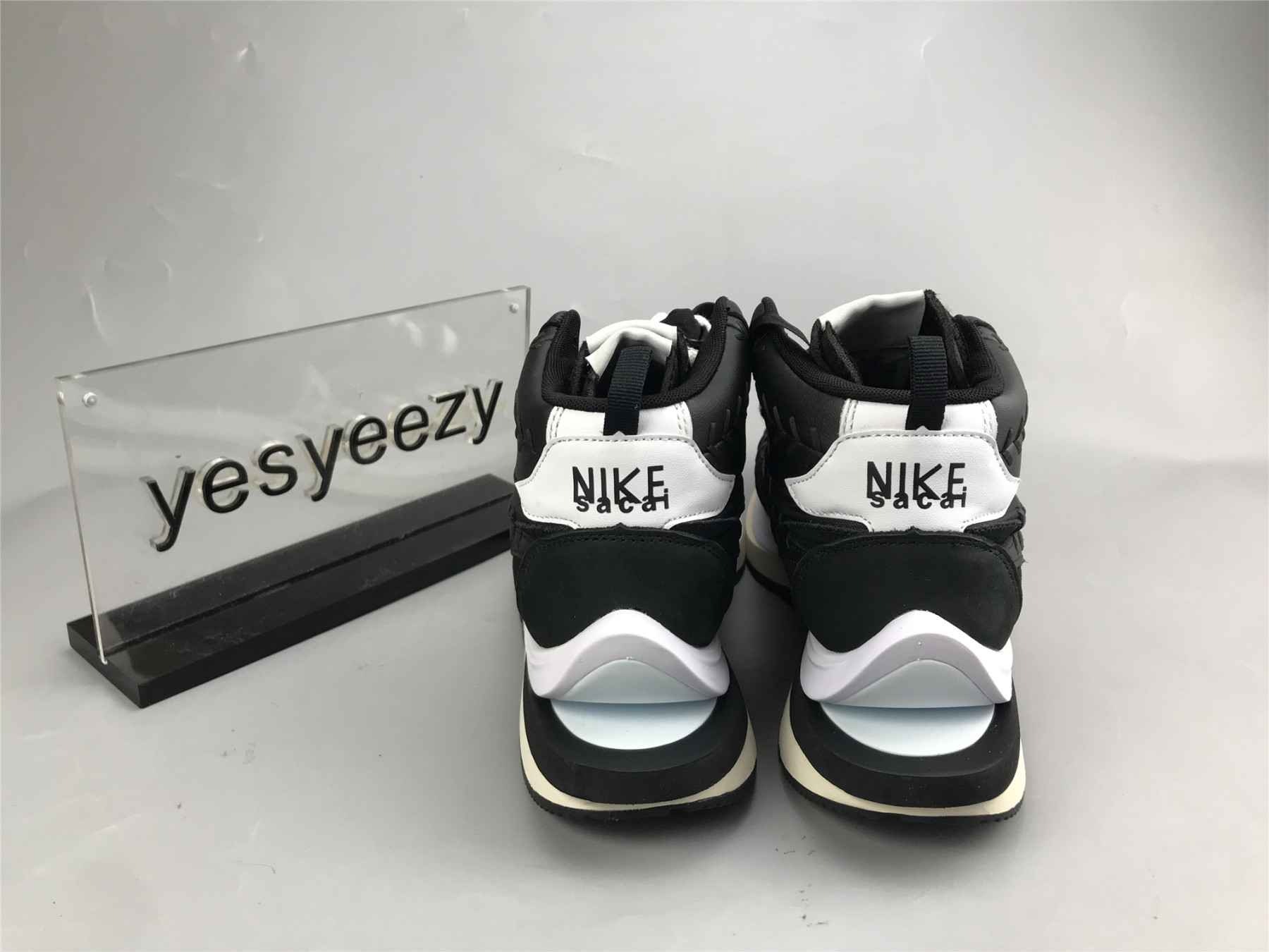 UA NIKE SACAI X JEAN PAUL GAULTIER X VAPORWAFFLE 