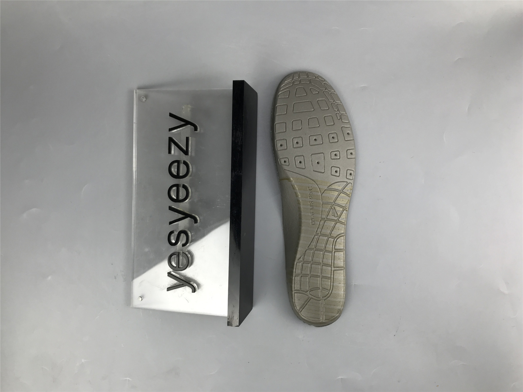 UA NIKE PATTA X AIR MAX 1 