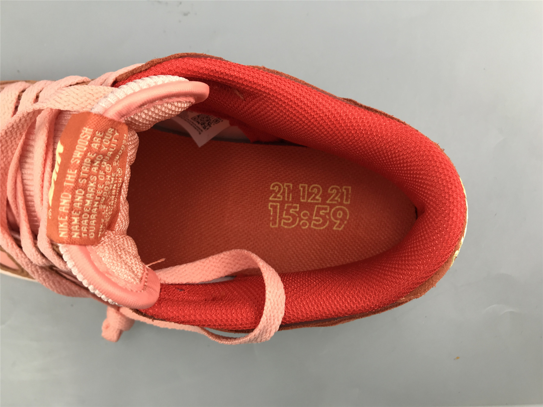 UA NIKE WMNS DUNK LOW 