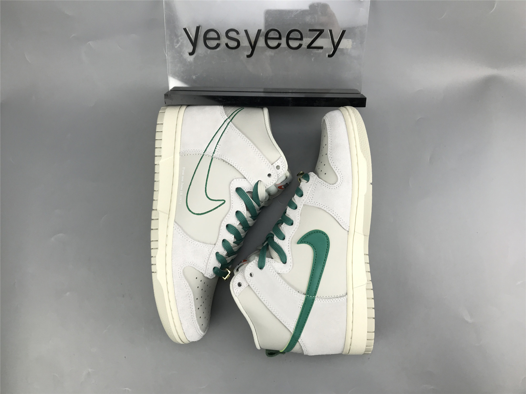 UA NIKE DUNK HIGH SE GS 