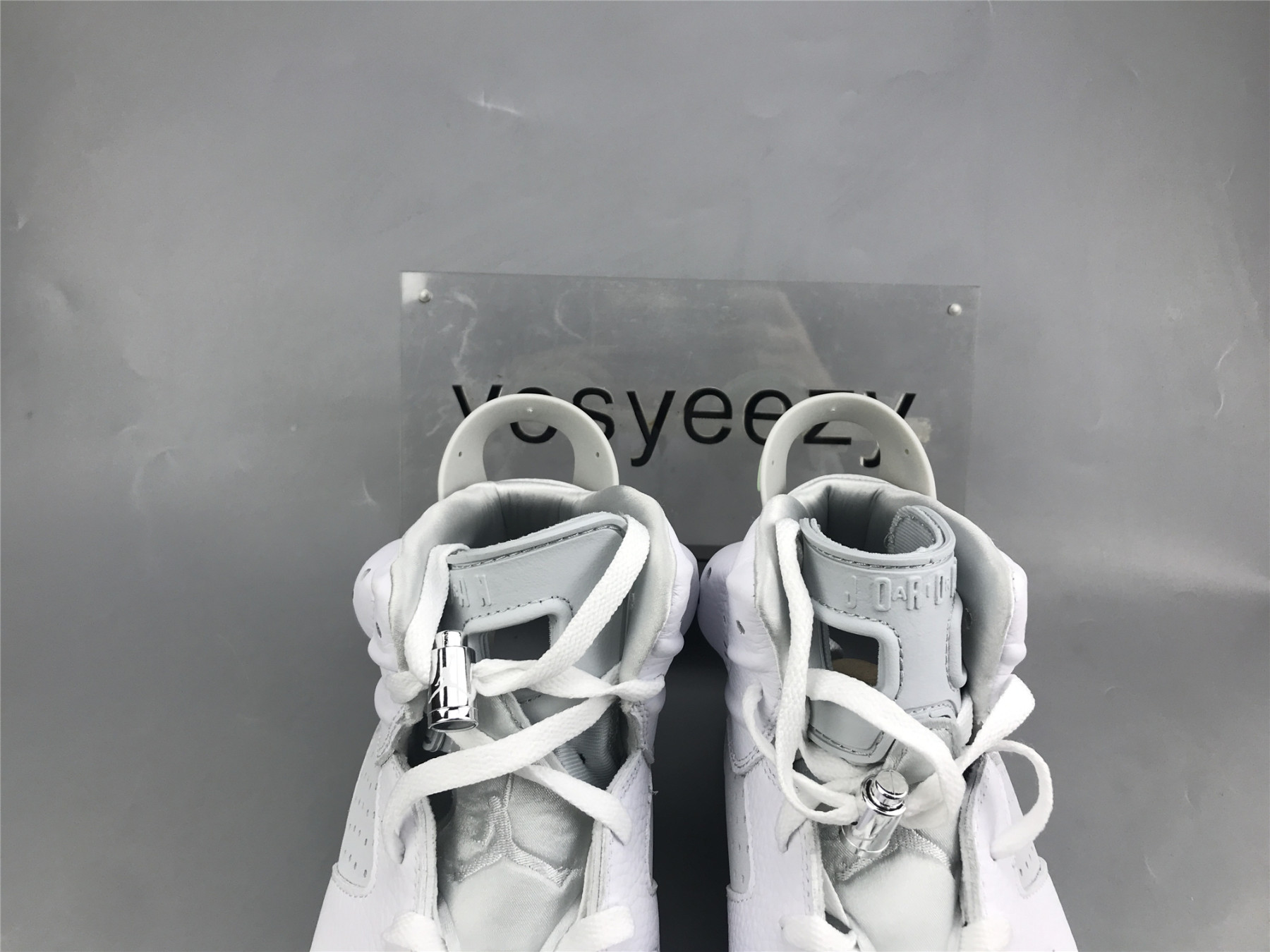 UA WMNS AIR JORDAN 6 RETRO 