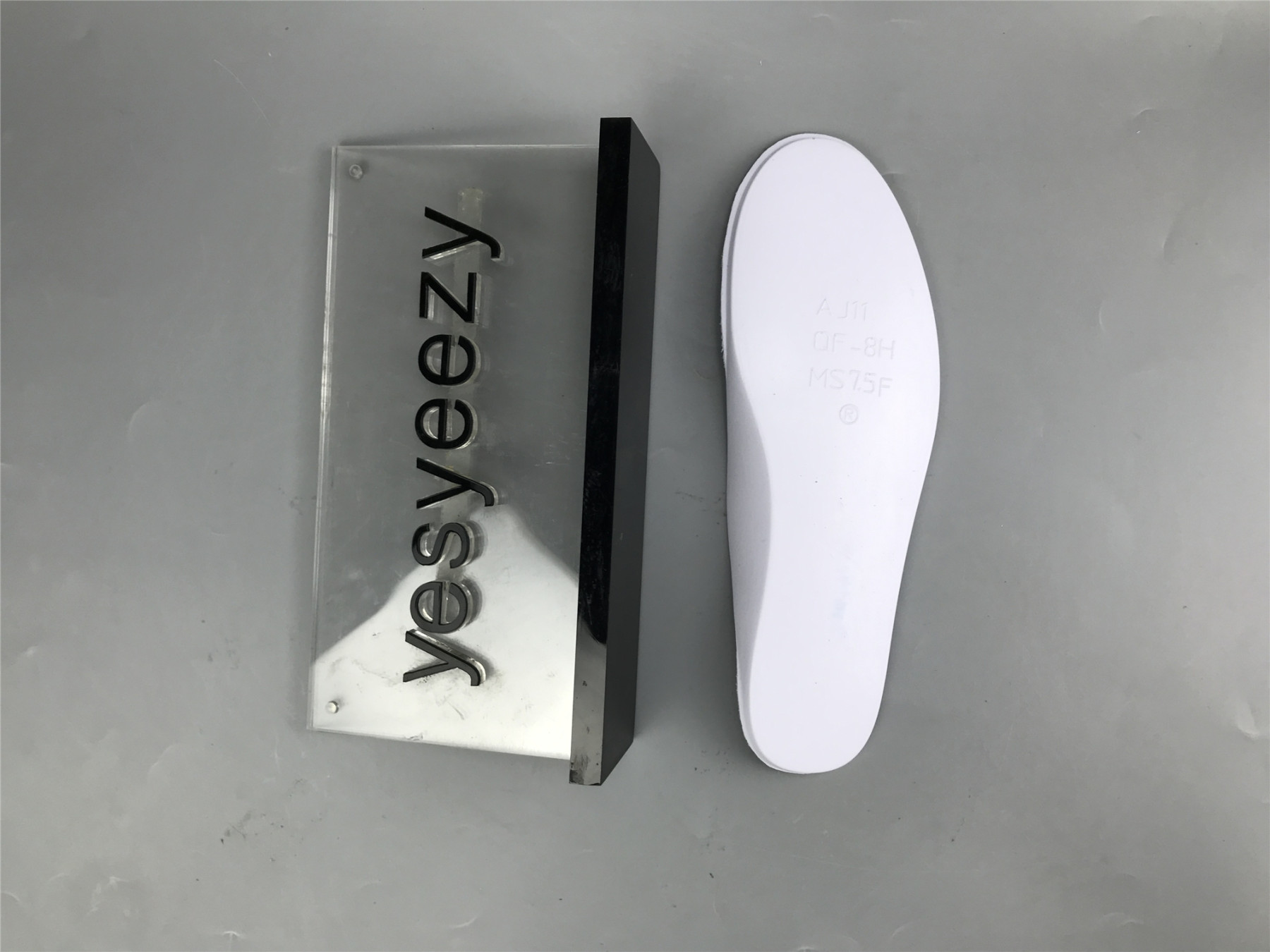 UA AIR JORDAN 11 LOW "PURE VIOLET"