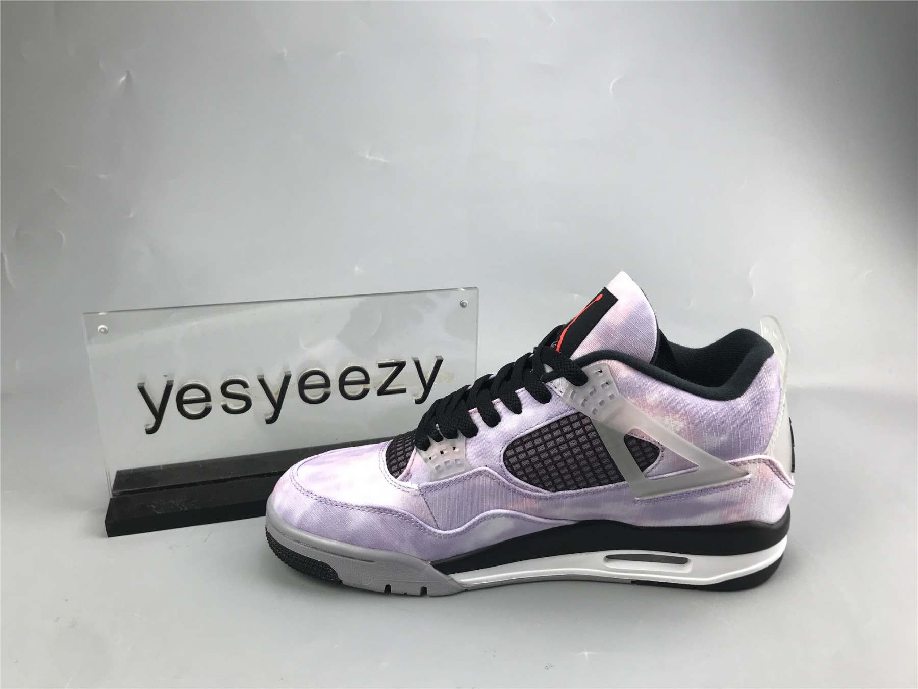 UA AIR JORDAN 4 RETRO 