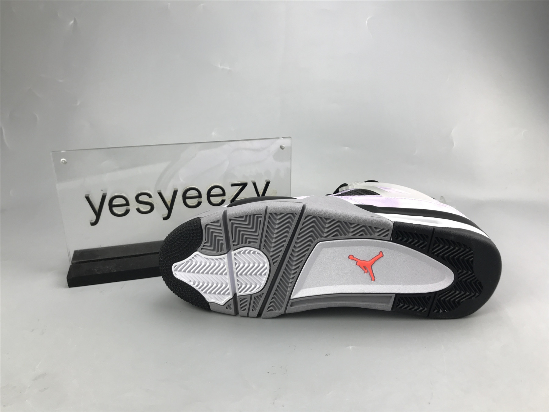 UA AIR JORDAN 4 RETRO 