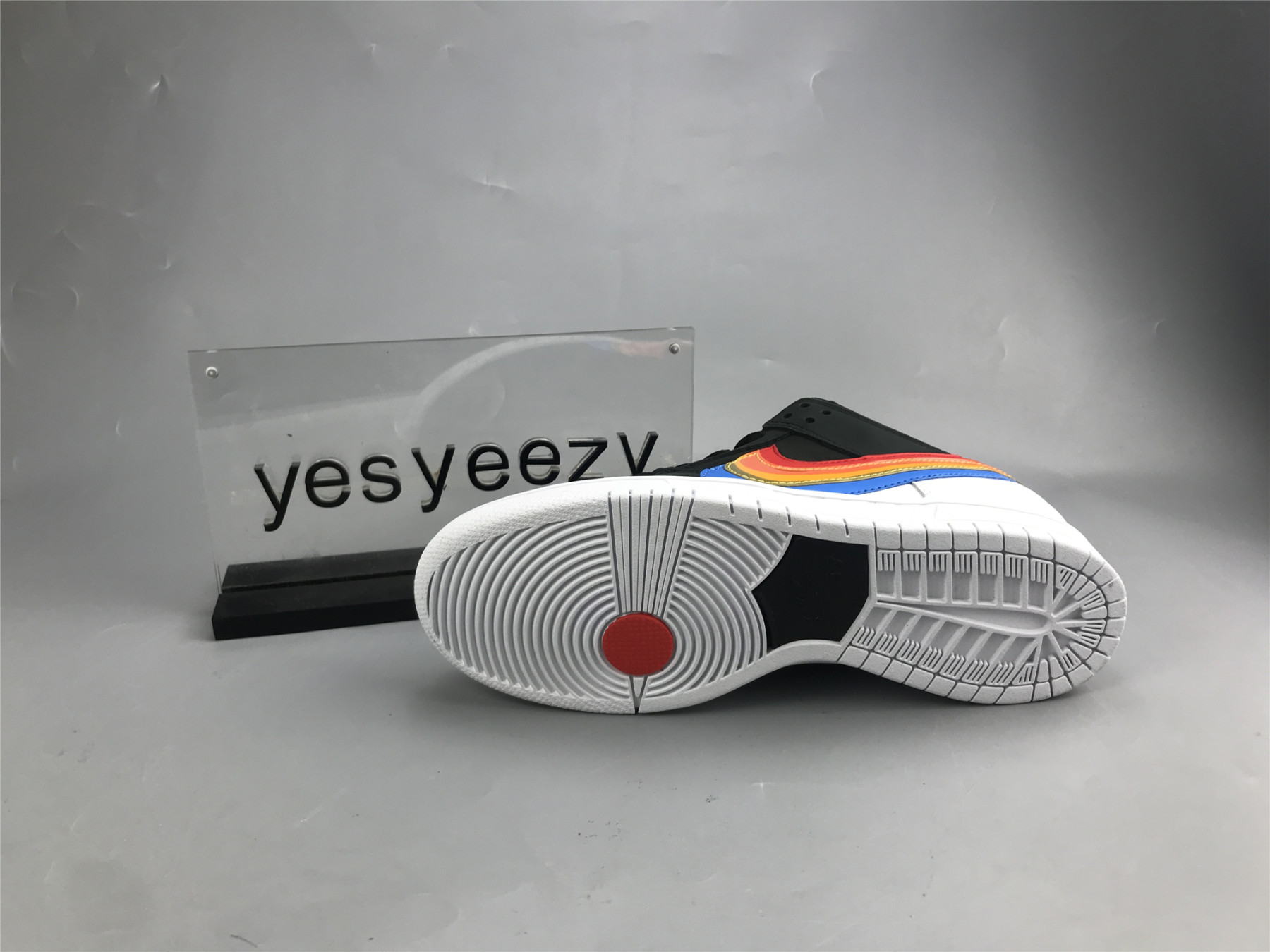 UA NIKE POLAROID X DUNK LOW SB