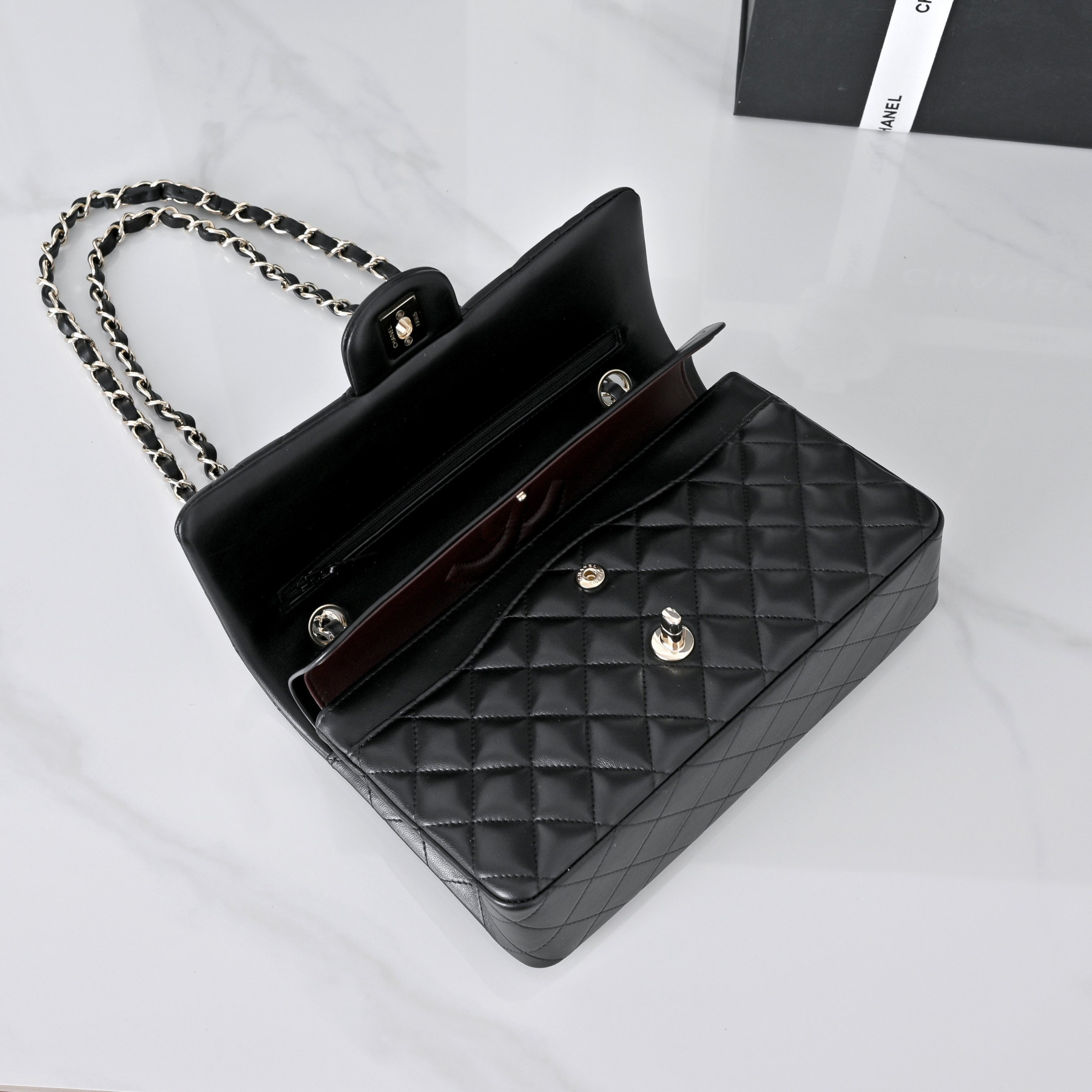 Ch**el CLASSIC HANDBAG Black lambskin with light gold hardware 15.5×25.5×6cm