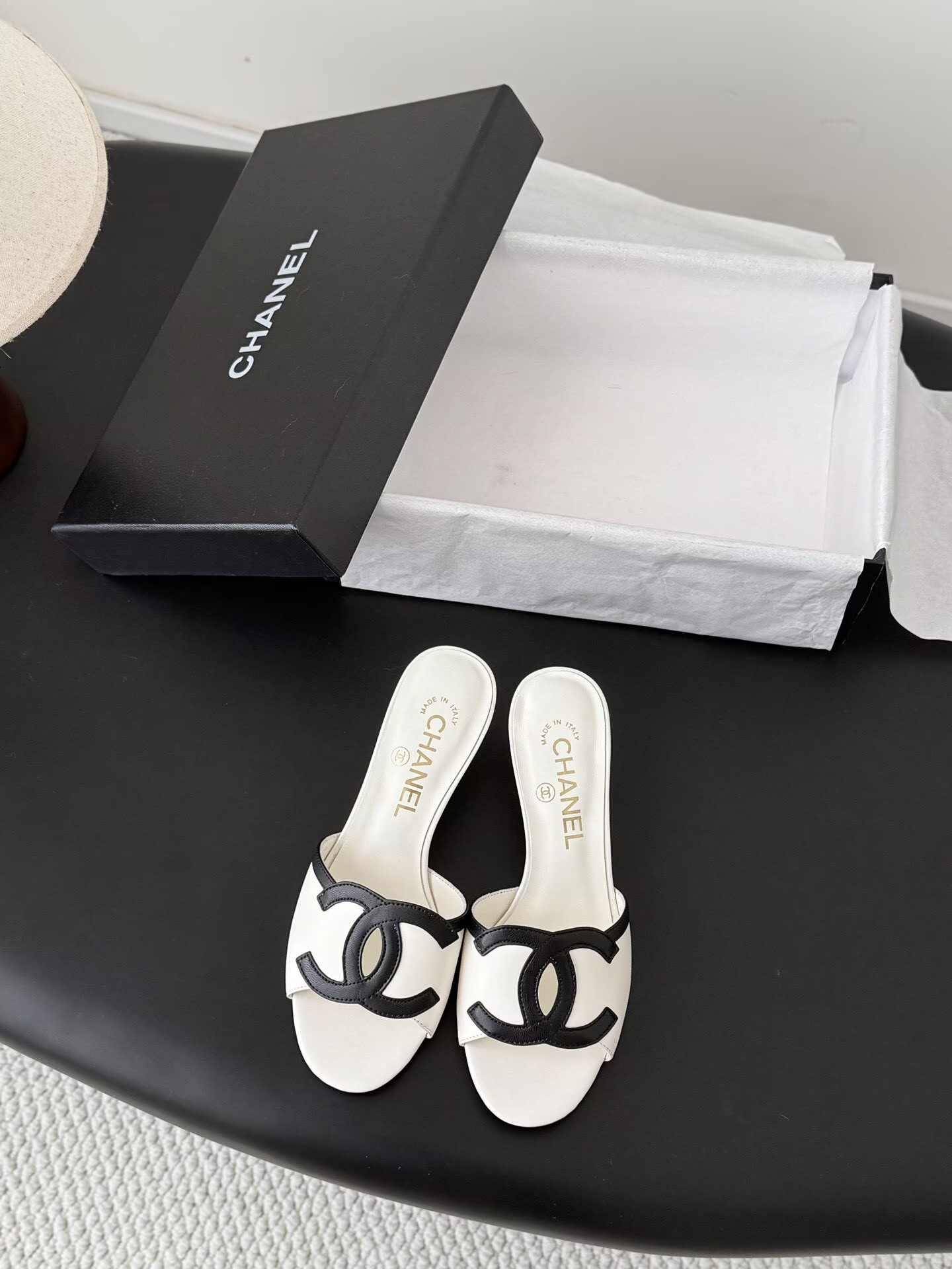 ua Ch**el sandals 4.5cm heel