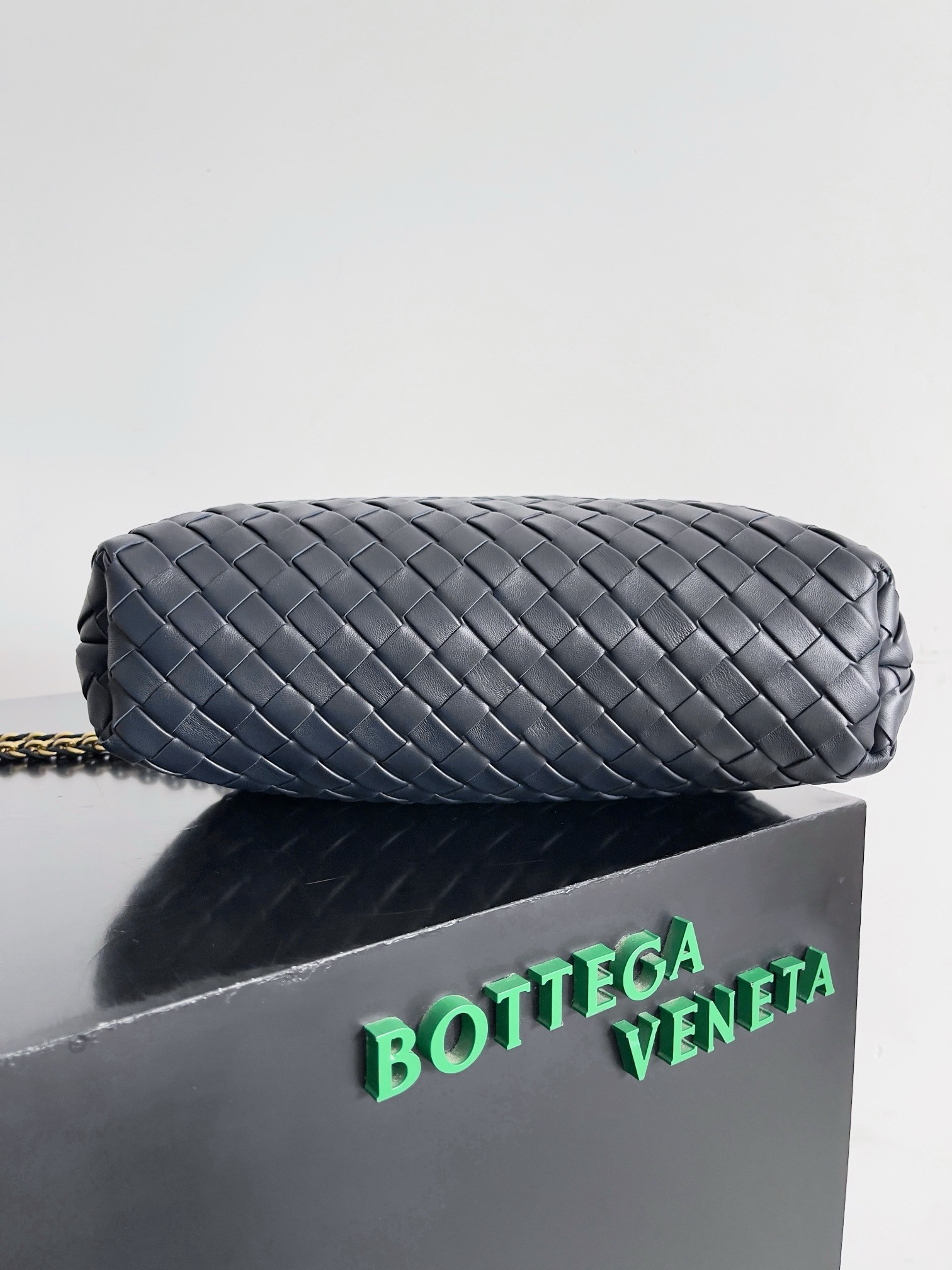 B0tt*ga Ven*ta LAUREN CLUTCH Andiamo Parachute 31x16.5x11cm