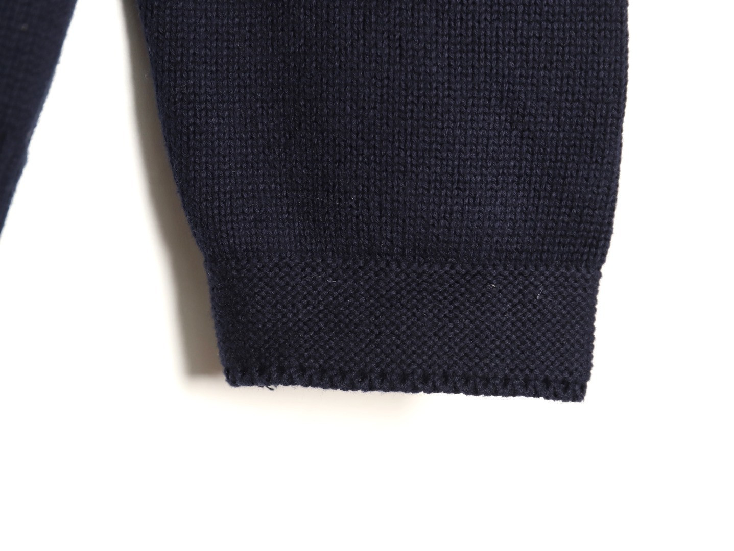 D10r Cardigan Sweaters