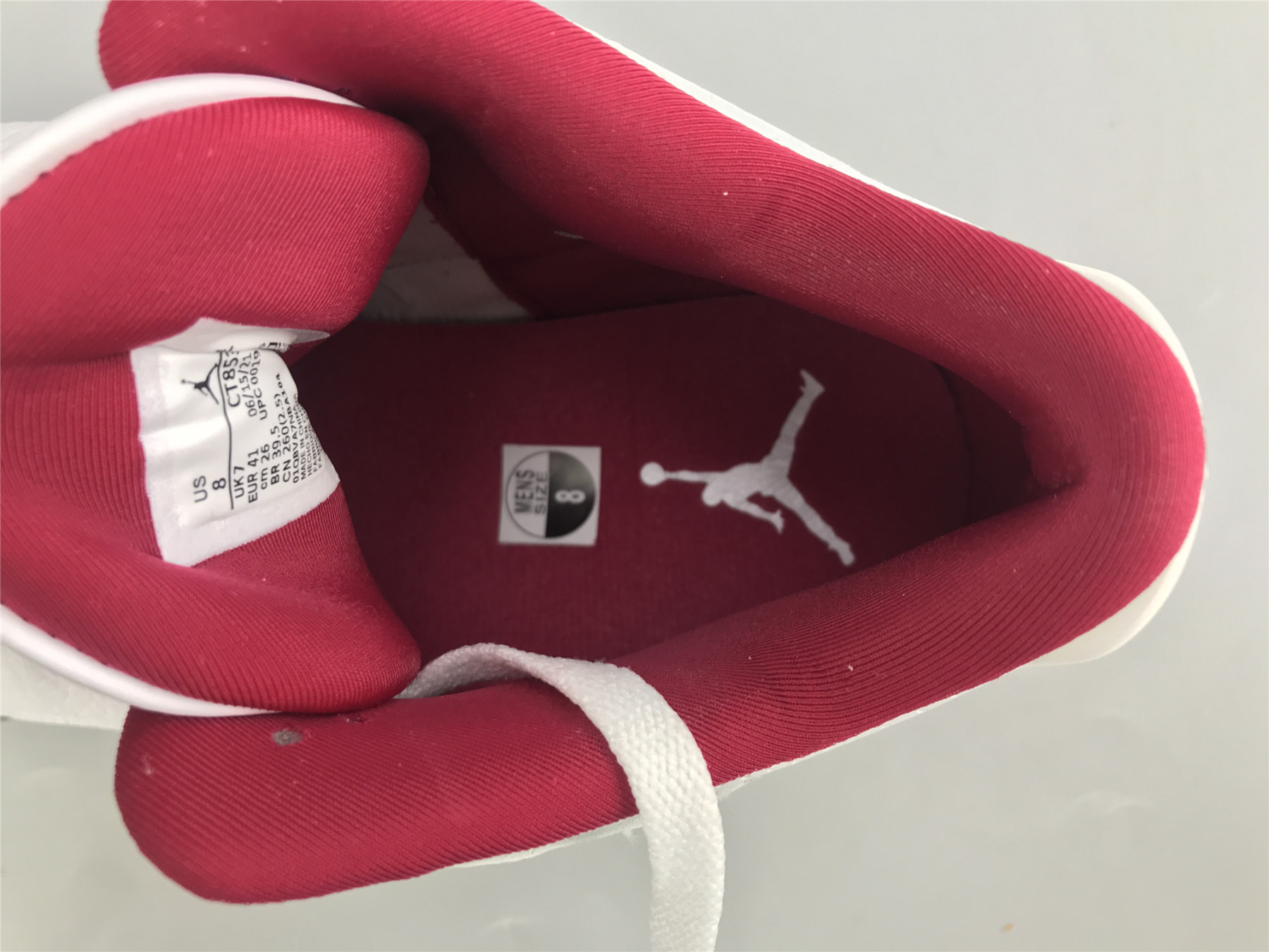 UA AIR JORDAN 3 RETRO 
