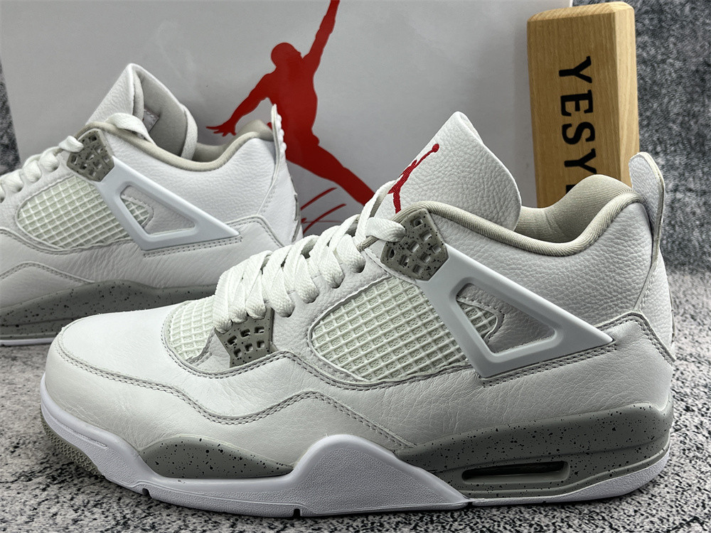 UA AIR JORDAN 4 RETRO 