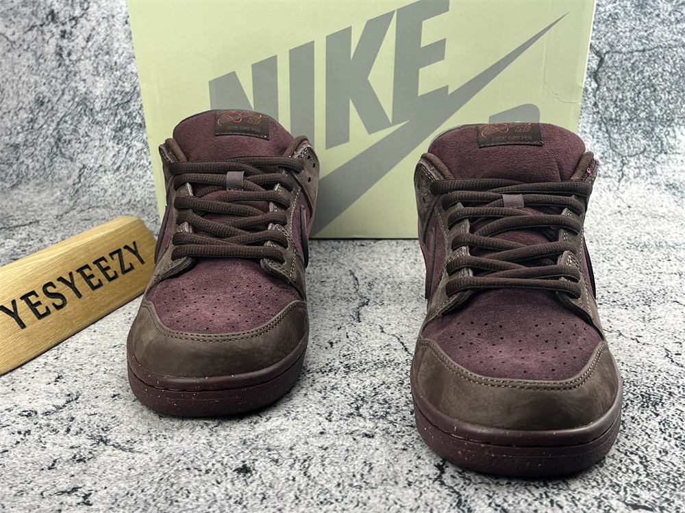 UA DUNK LOW PREMIUM SB 