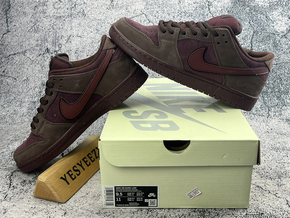 UA DUNK LOW PREMIUM SB 