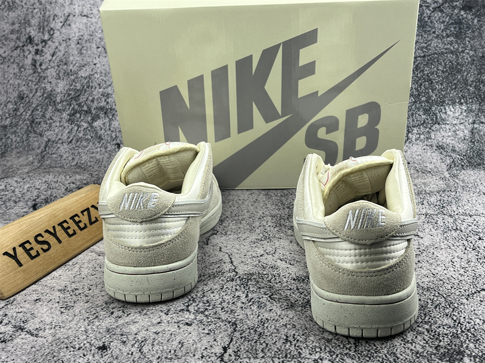 UA DUNK LOW PREMIUM SB 