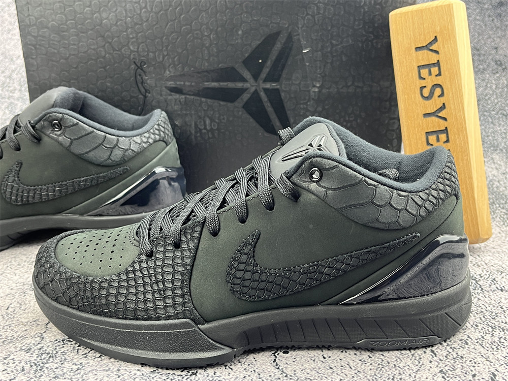 UA ZOOM KOBE 4 PROTRO 